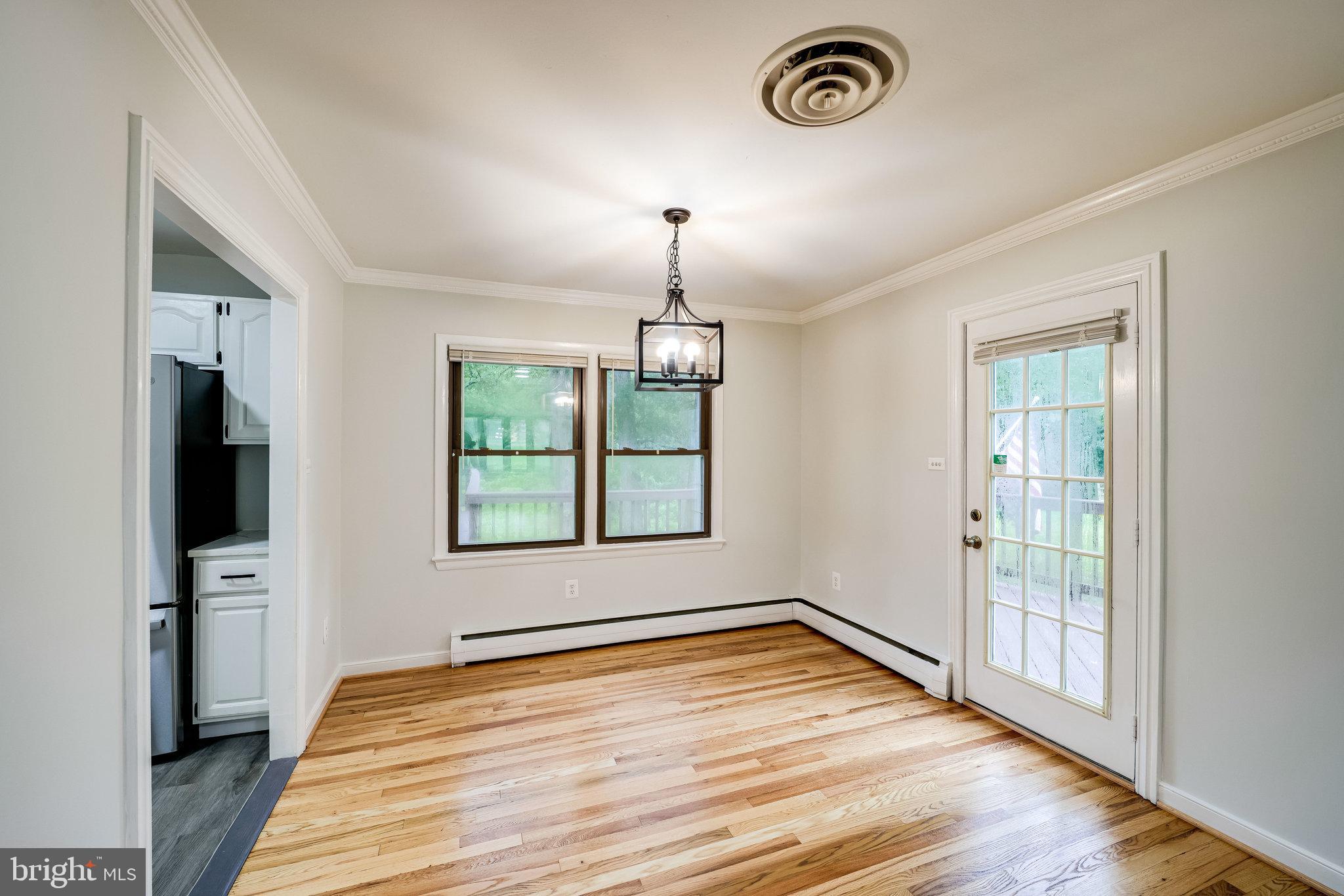 LINCOLNIA PARK - Residential Lease