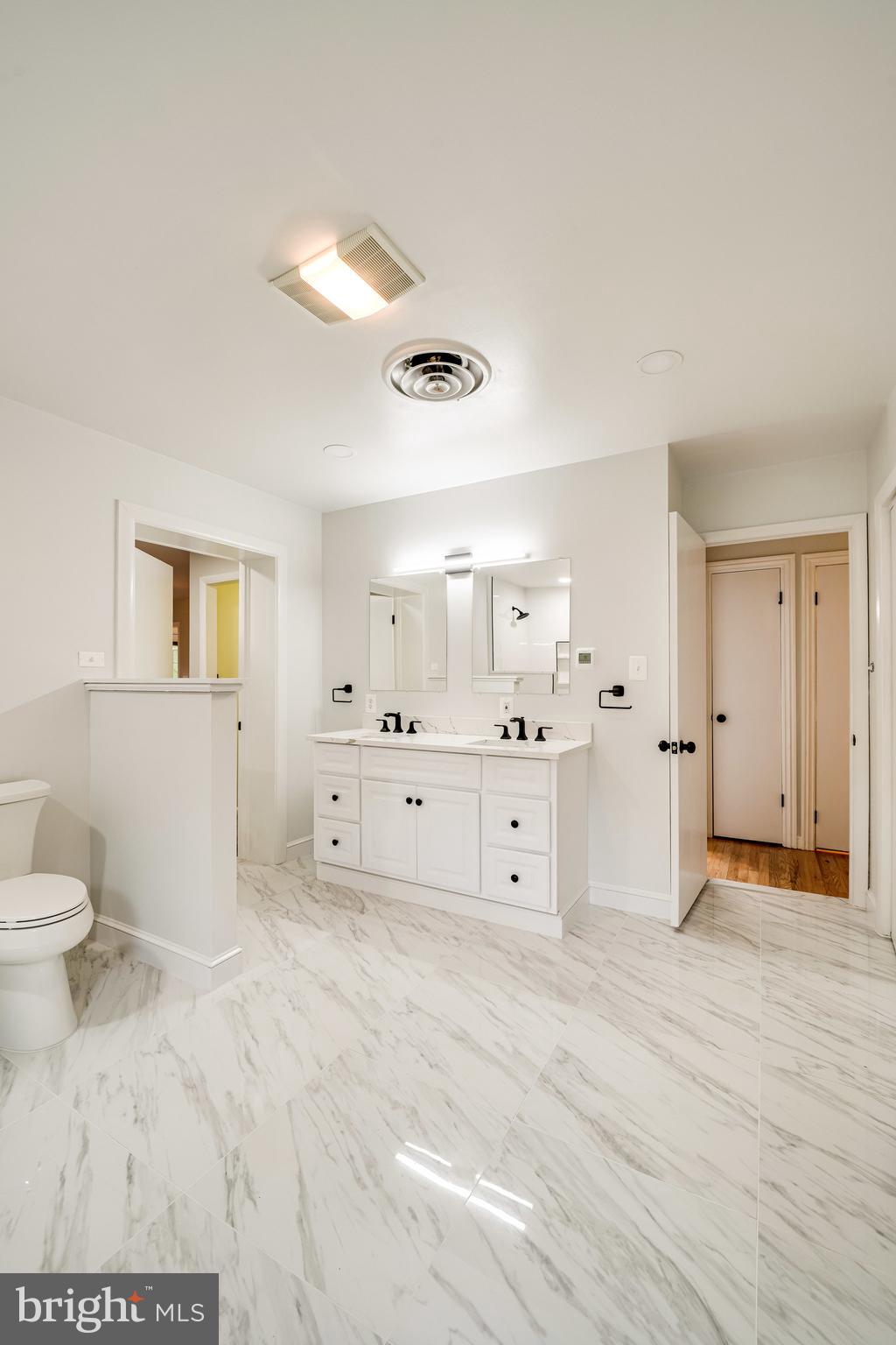 LINCOLNIA PARK - Residential Lease