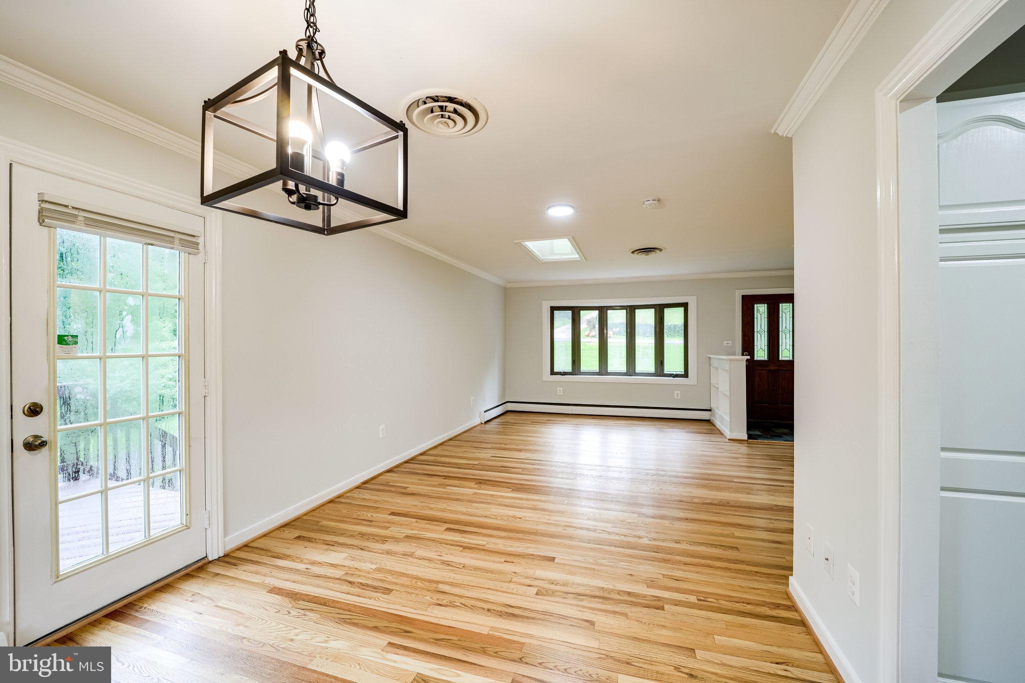 LINCOLNIA PARK - Residential Lease