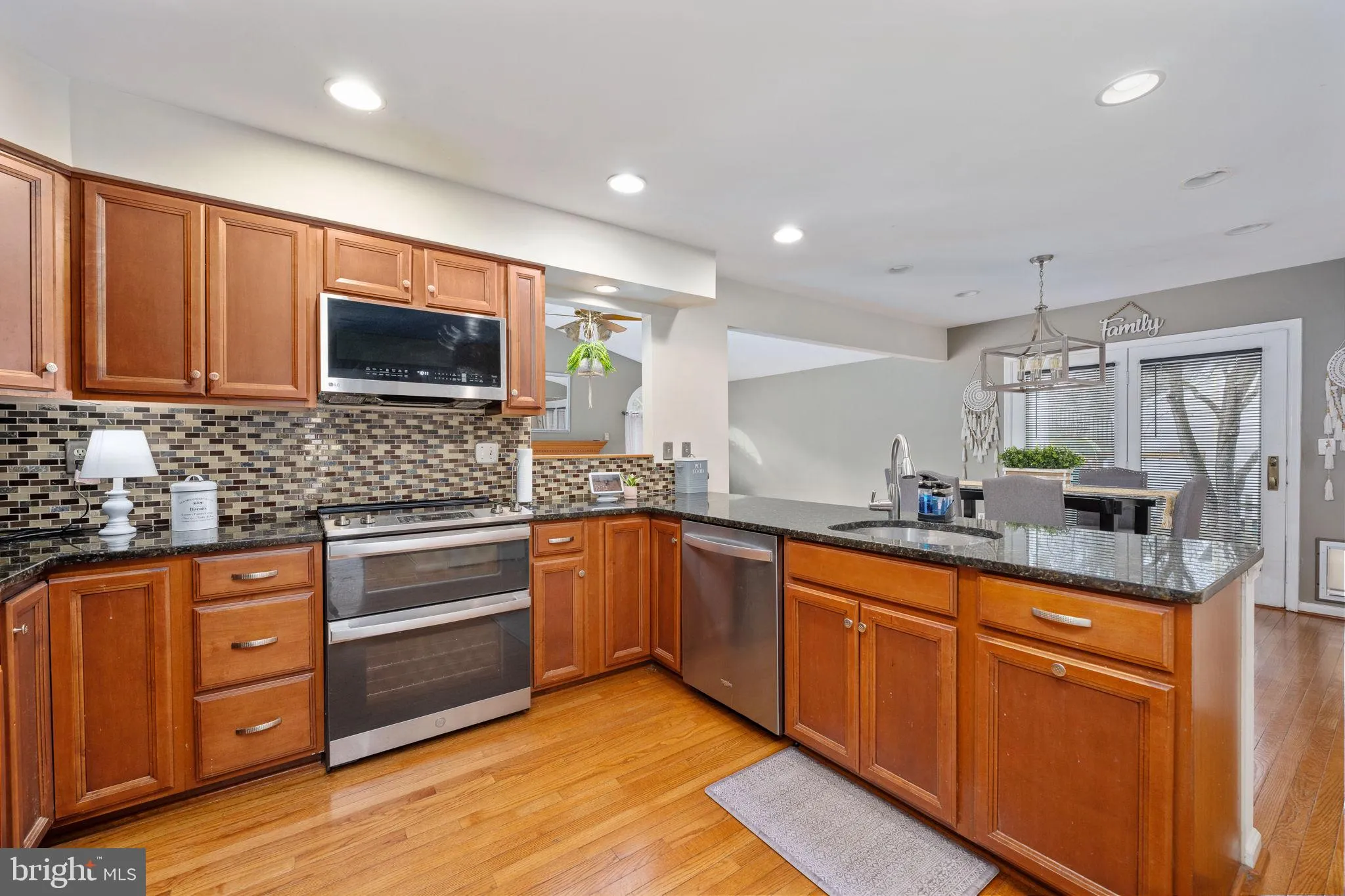 Stafford, Virginia 22554, United States, 6 Bedrooms Bedrooms, ,4 BathroomsBathrooms,Residential,Contingent,252422