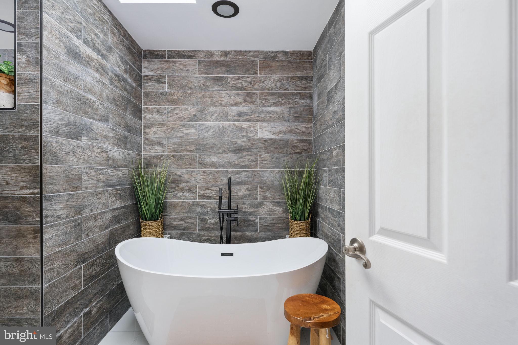 SETTLERS LANDING - Residential