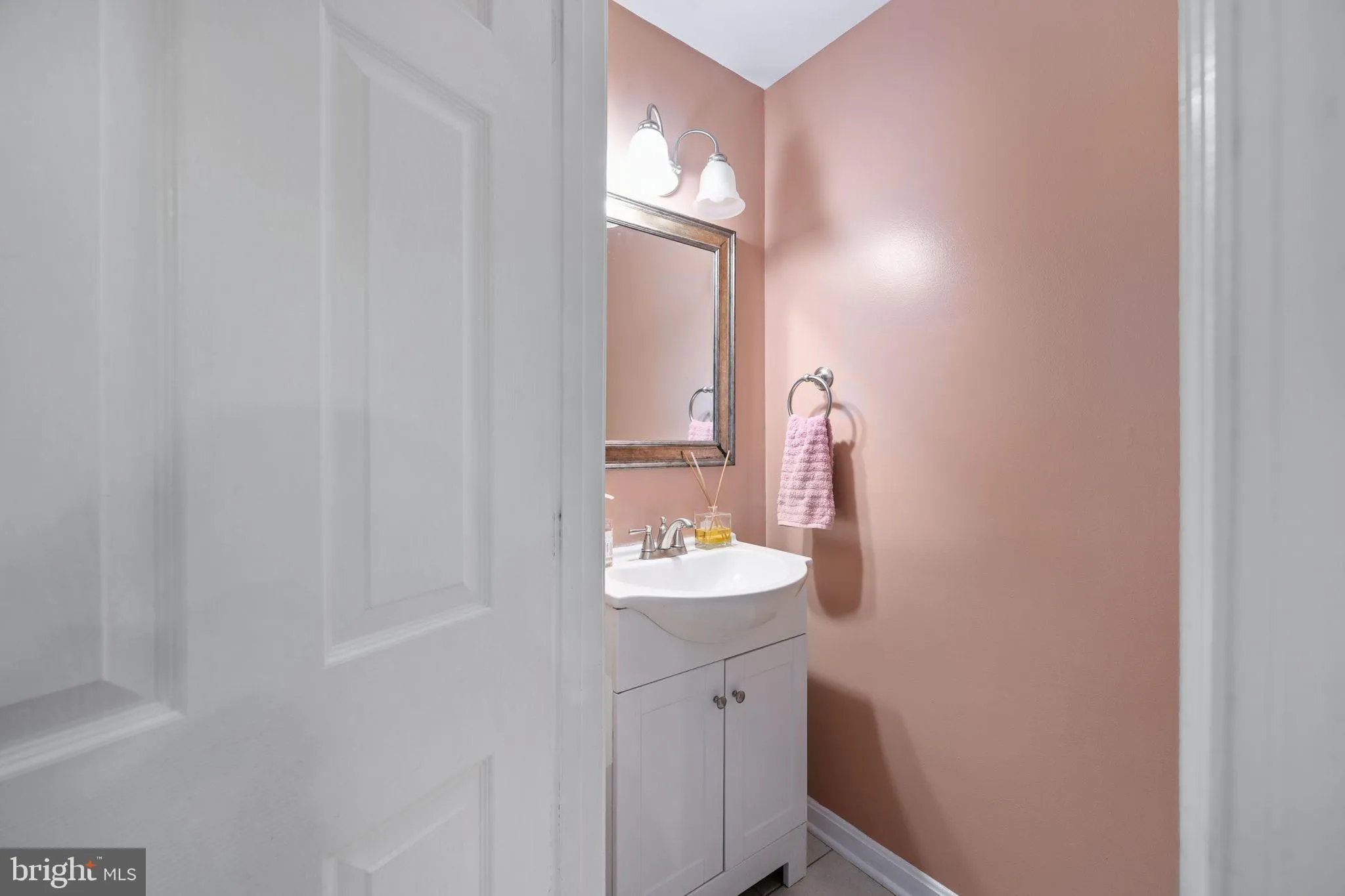 Stafford, Virginia 22554, United States, 6 Bedrooms Bedrooms, ,4 BathroomsBathrooms,Residential,Contingent,252422