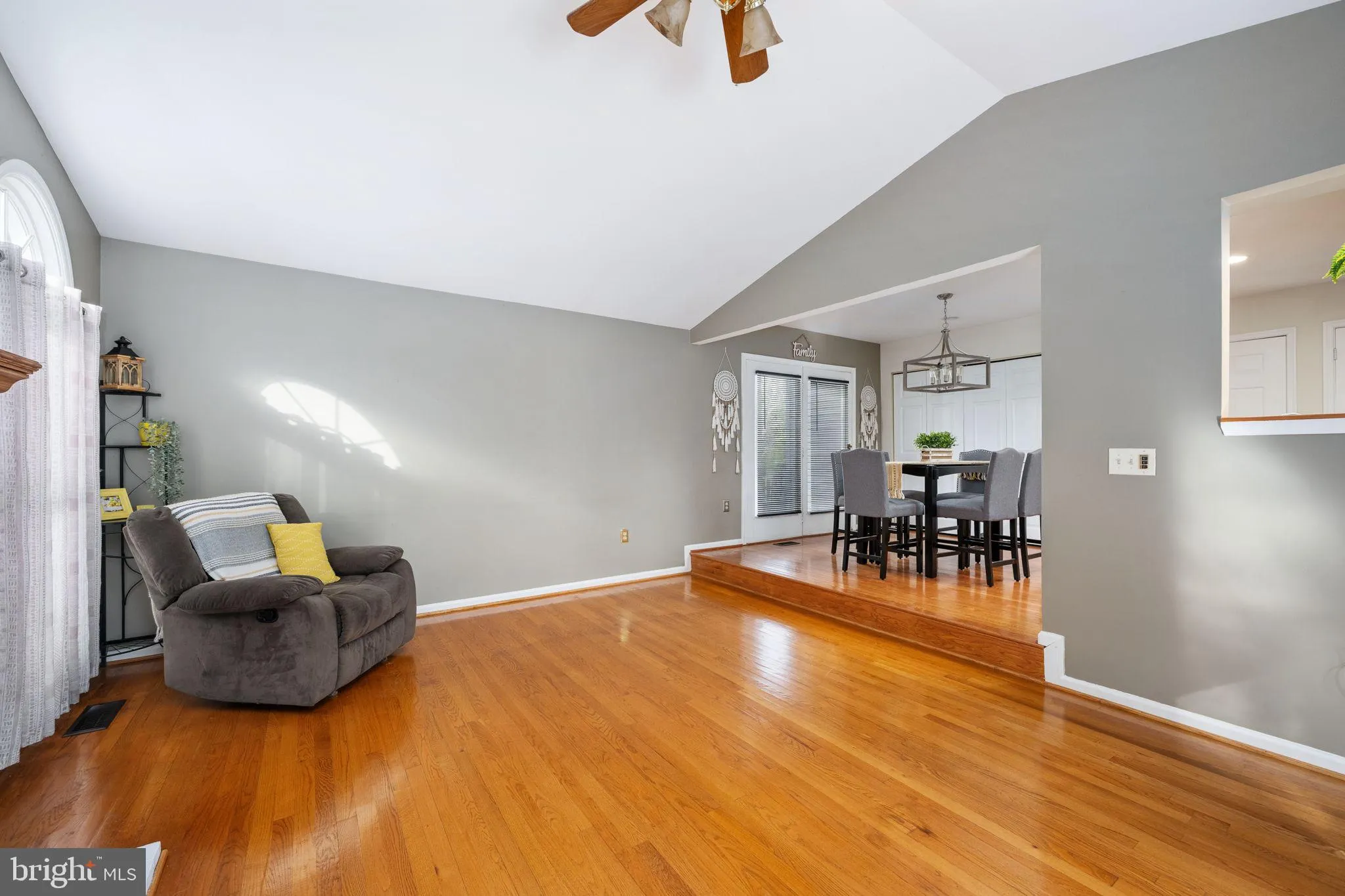 Stafford, Virginia 22554, United States, 6 Bedrooms Bedrooms, ,4 BathroomsBathrooms,Residential,Contingent,252422