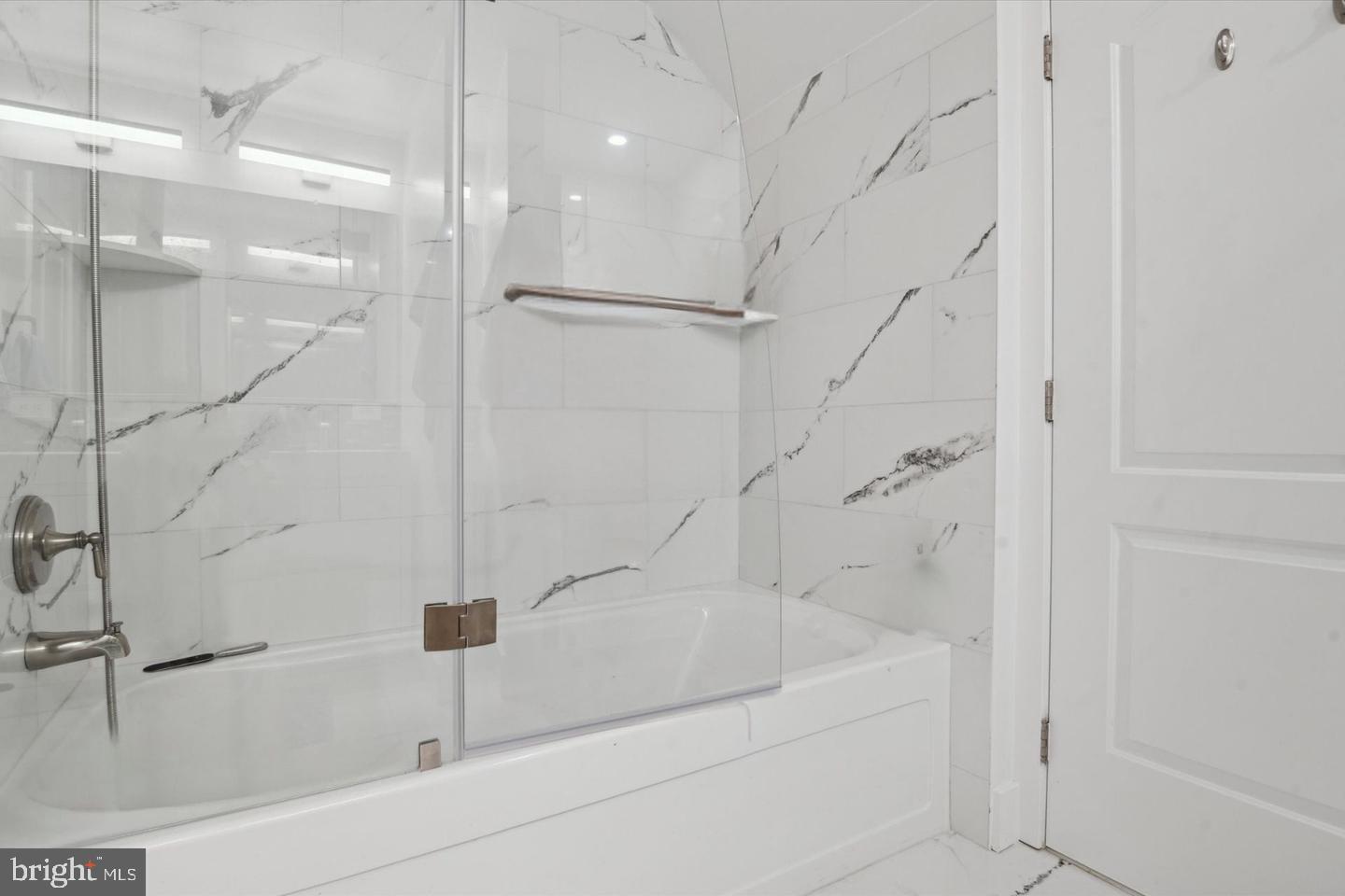 THE HOLLOW AT FOX VA - Residential