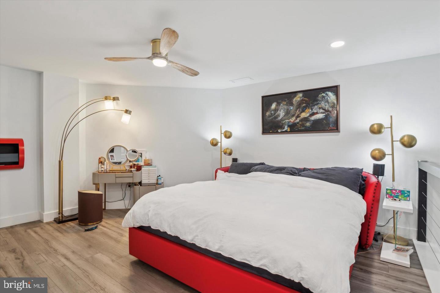 THE HOLLOW AT FOX VA - Residential