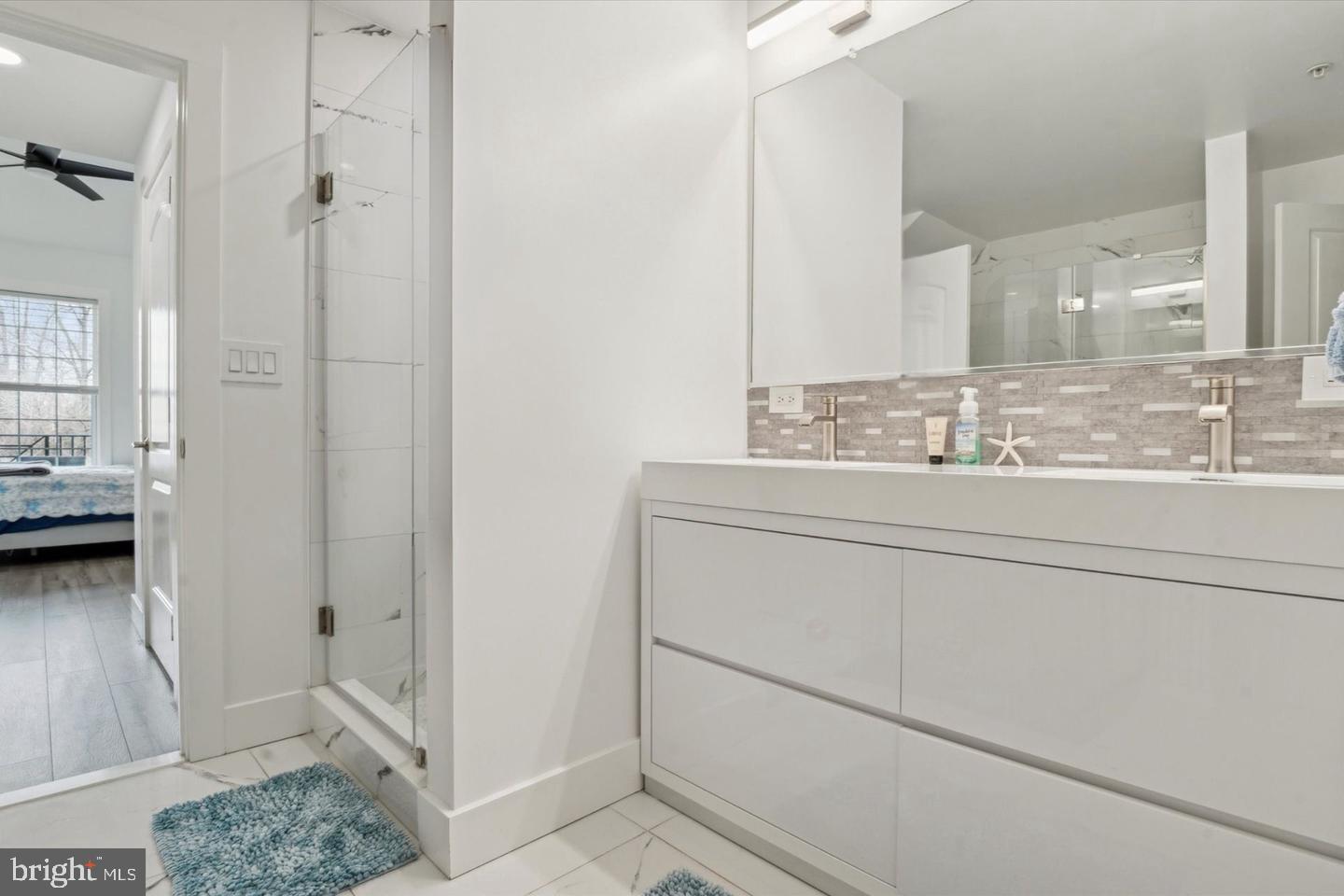 THE HOLLOW AT FOX VA - Residential