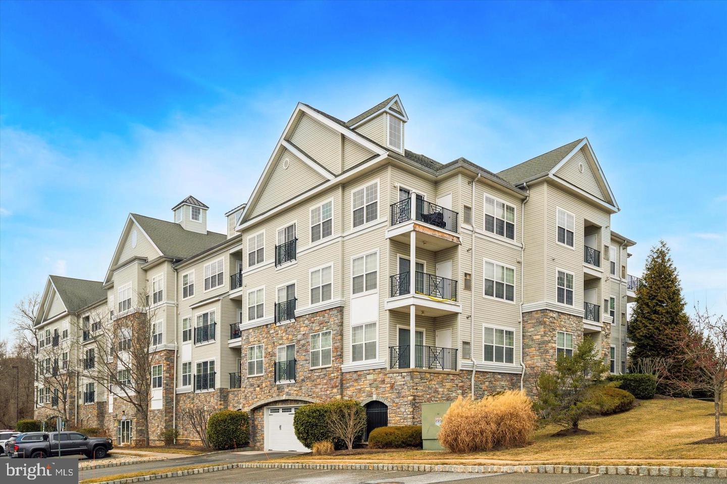 THE HOLLOW AT FOX VA - Residential