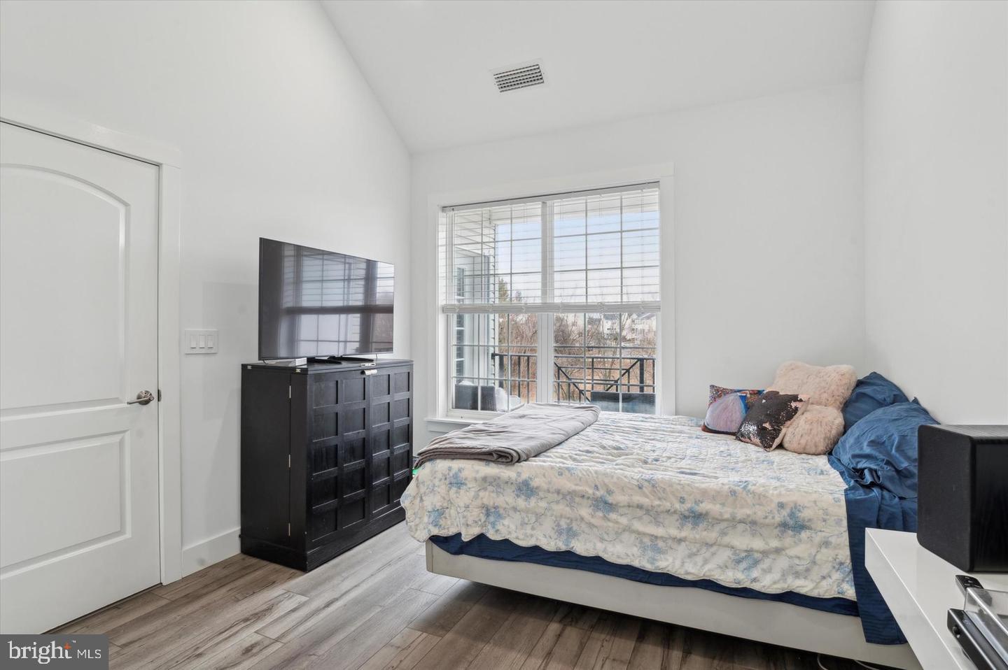 THE HOLLOW AT FOX VA - Residential