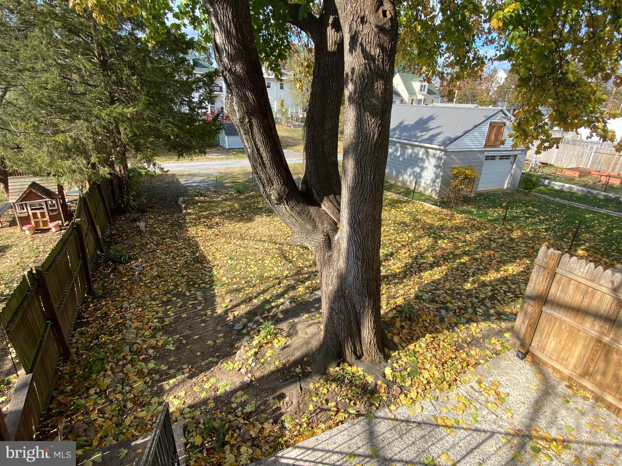 ROSEMONT - Residential Lease