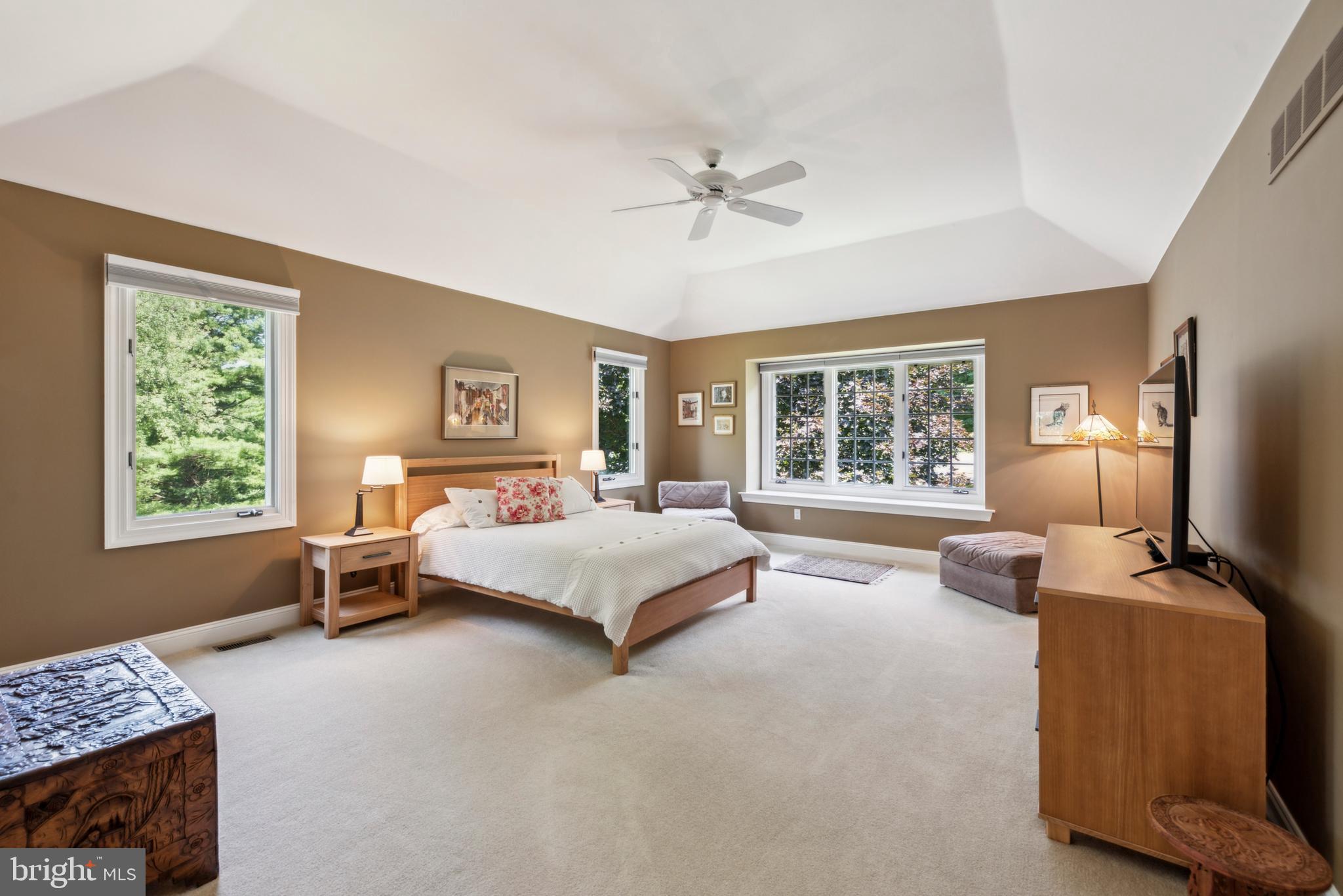 DEER POINTE - Residential