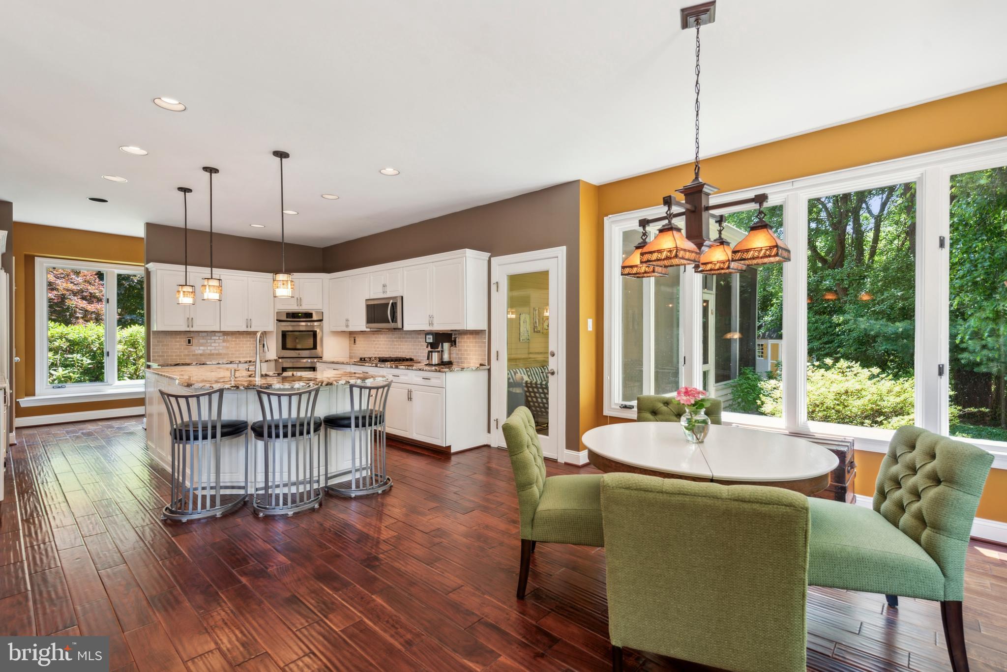 DEER POINTE - Residential