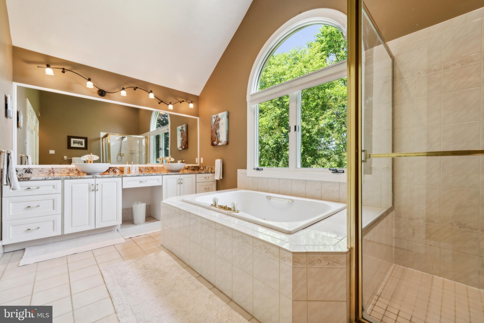 DEER POINTE - Residential