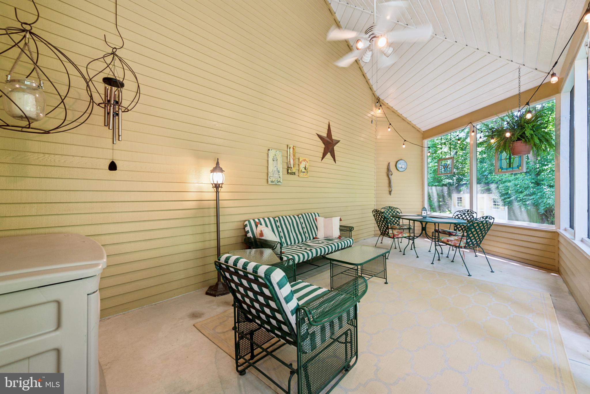 DEER POINTE - Residential