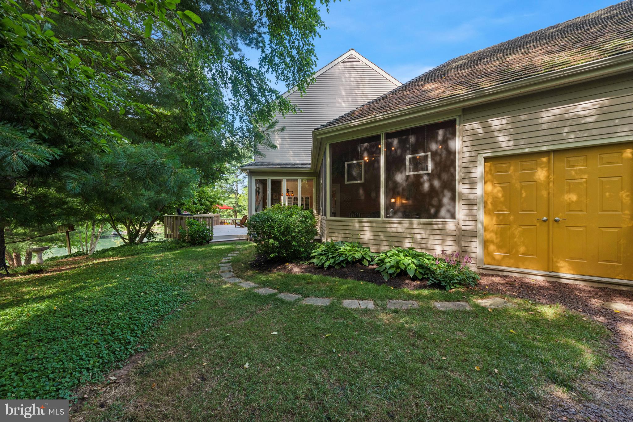 DEER POINTE - Residential