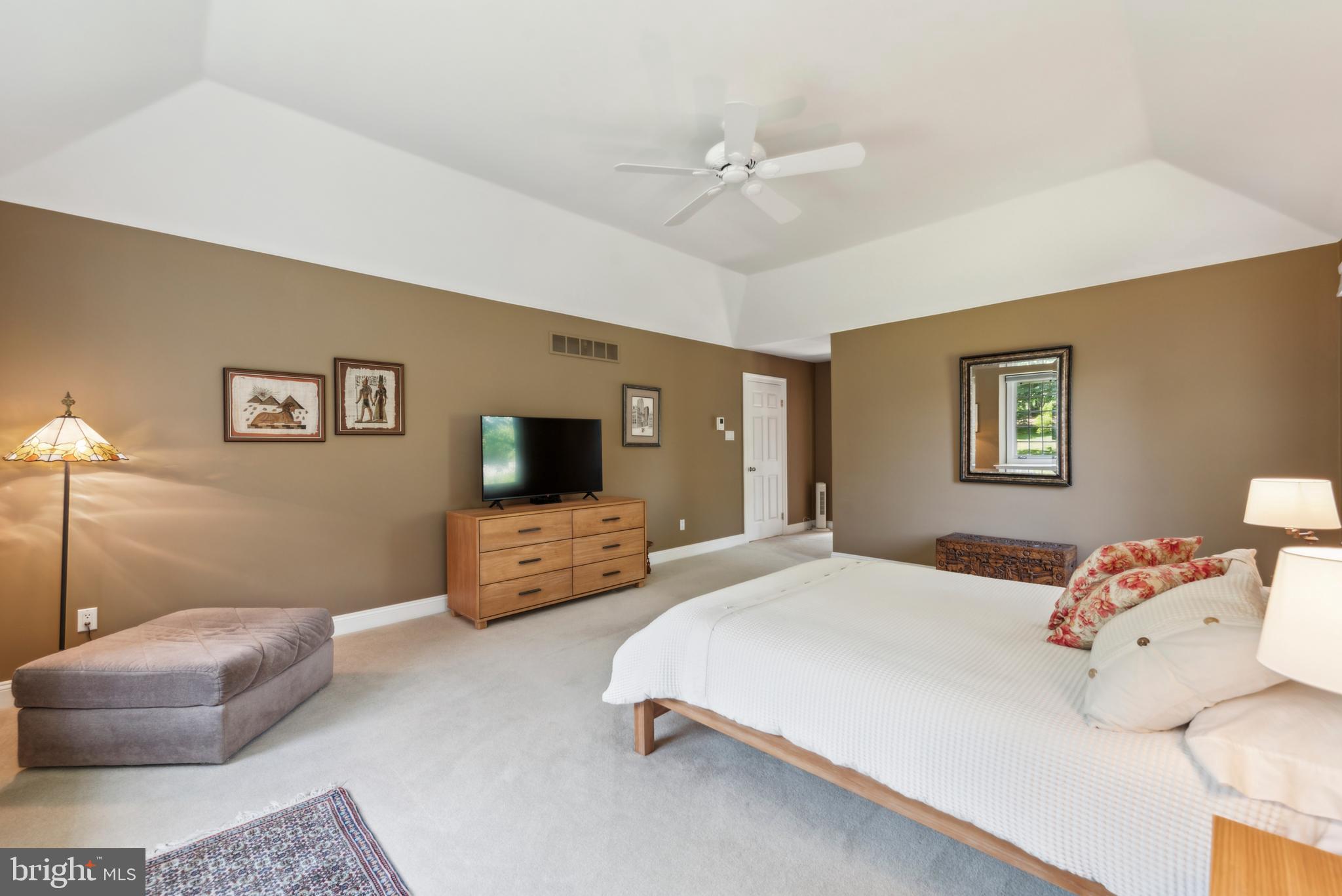 DEER POINTE - Residential