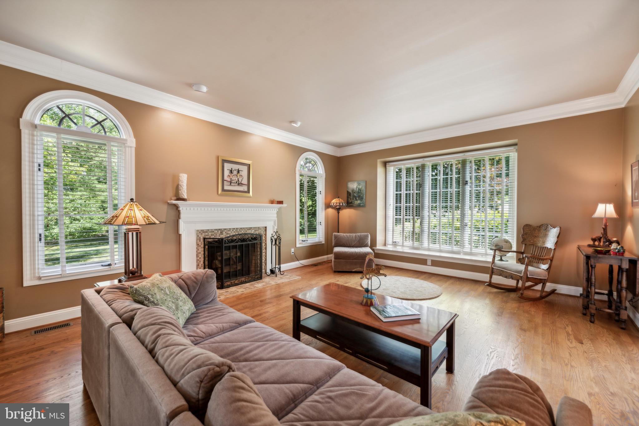 DEER POINTE - Residential