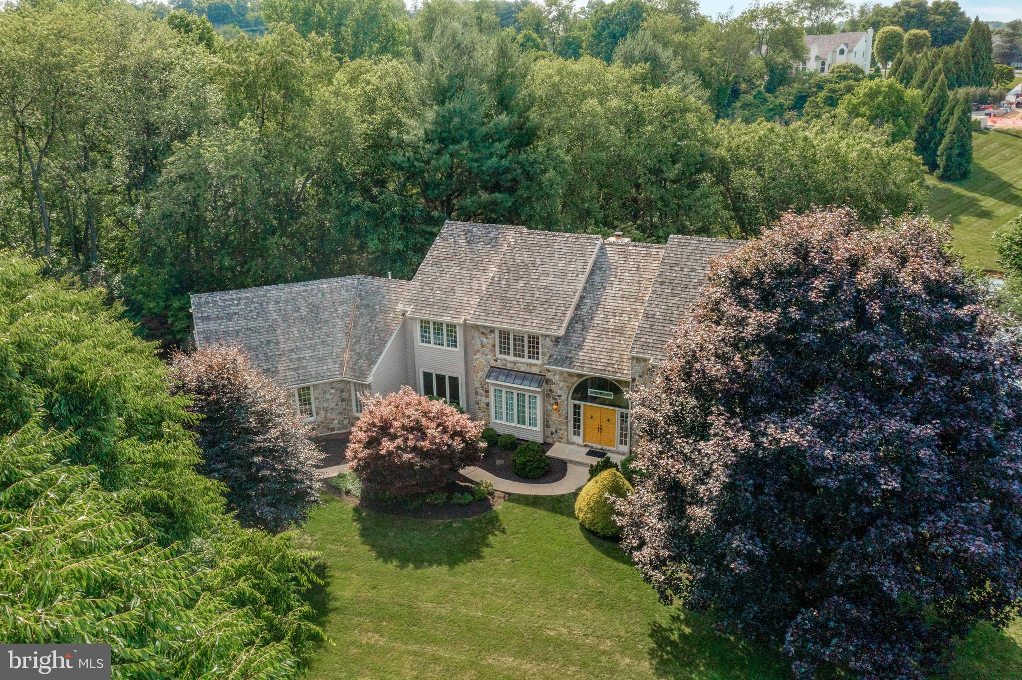 DEER POINTE - Residential