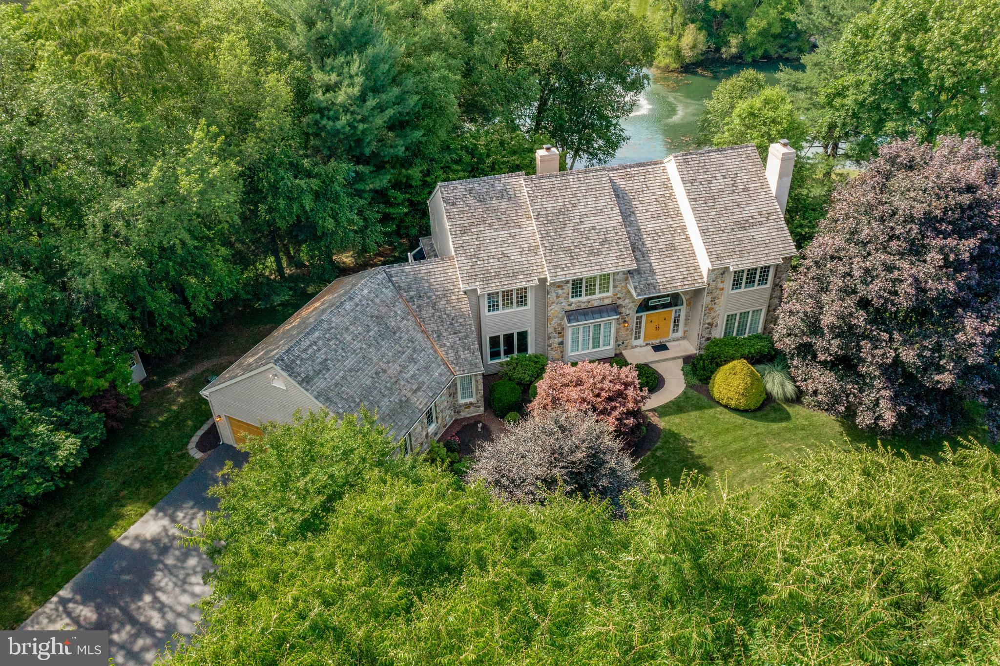 DEER POINTE - Residential