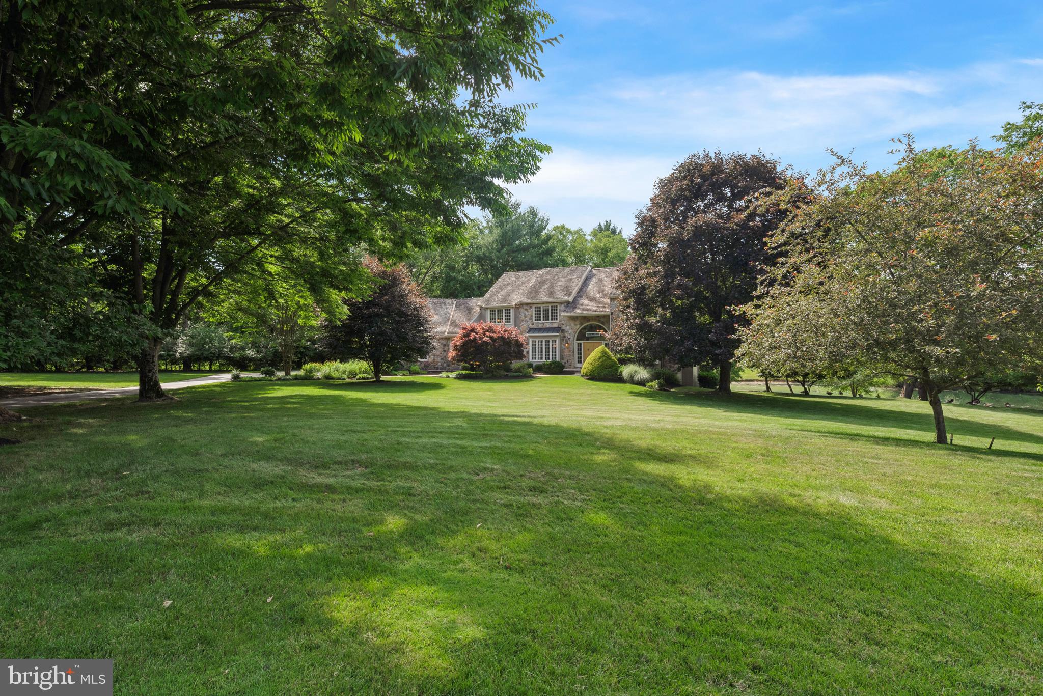 DEER POINTE - Residential