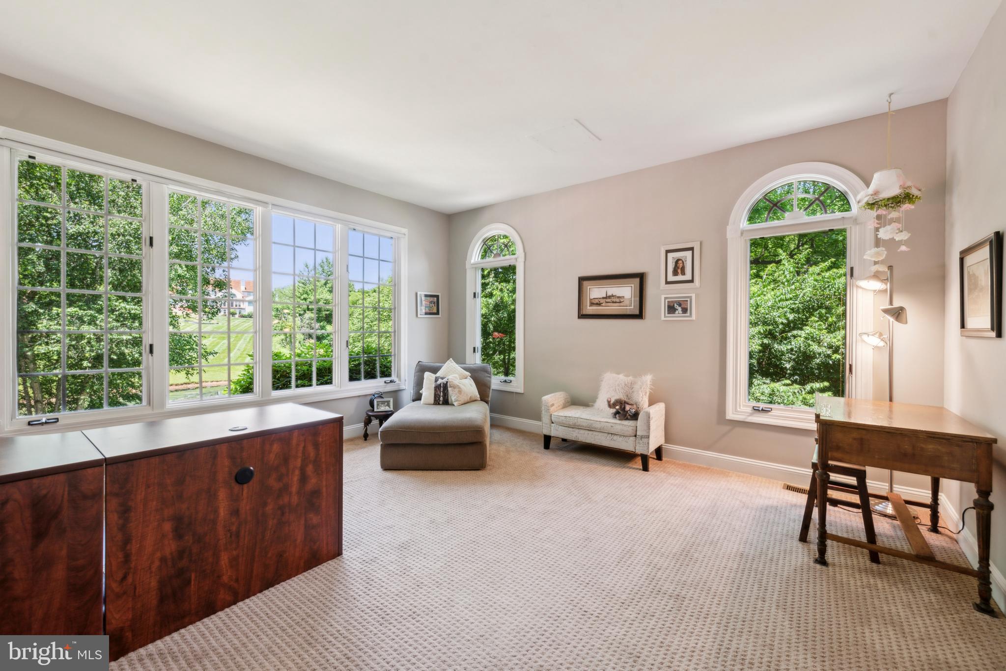 DEER POINTE - Residential