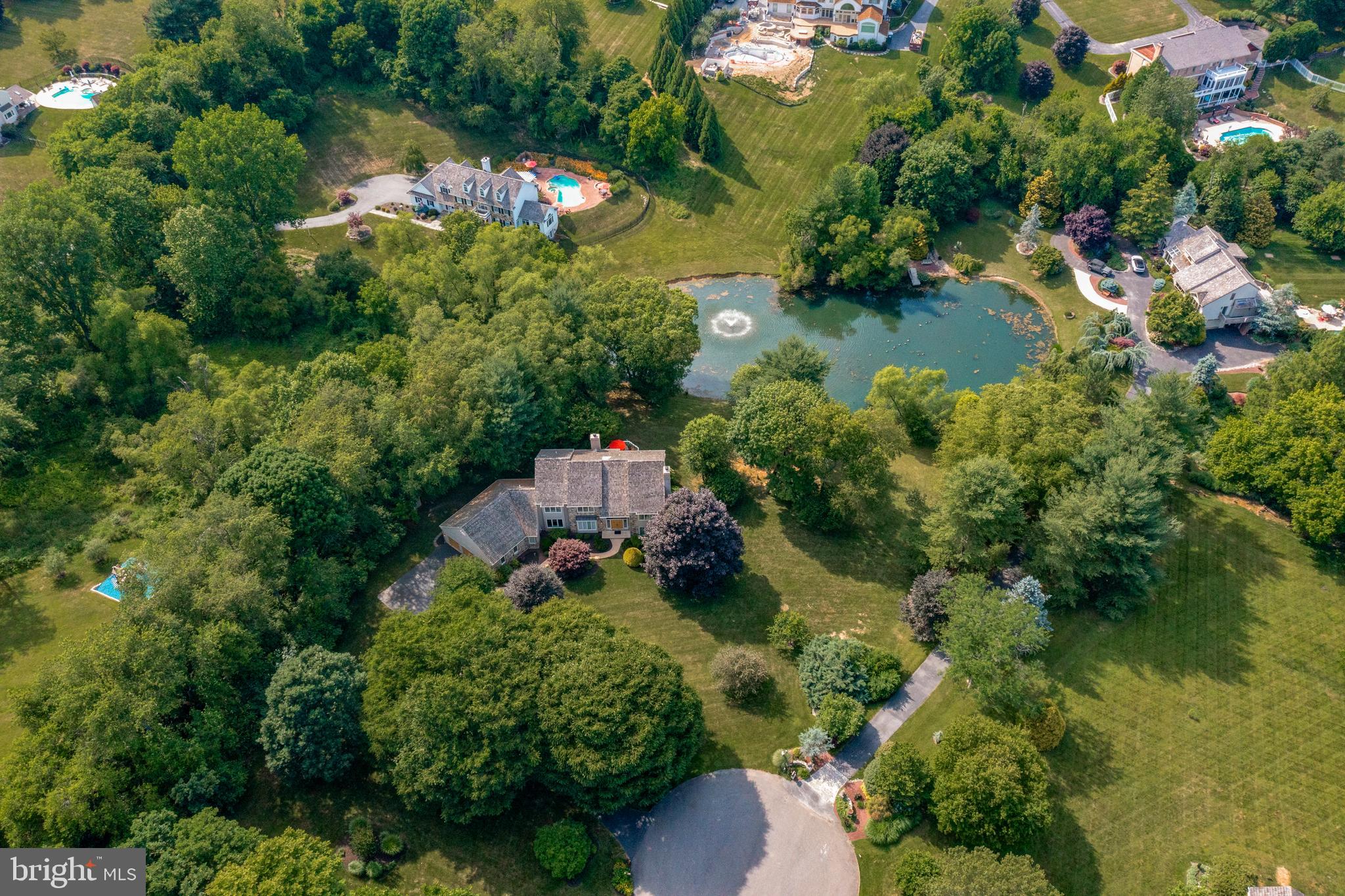 DEER POINTE - Residential