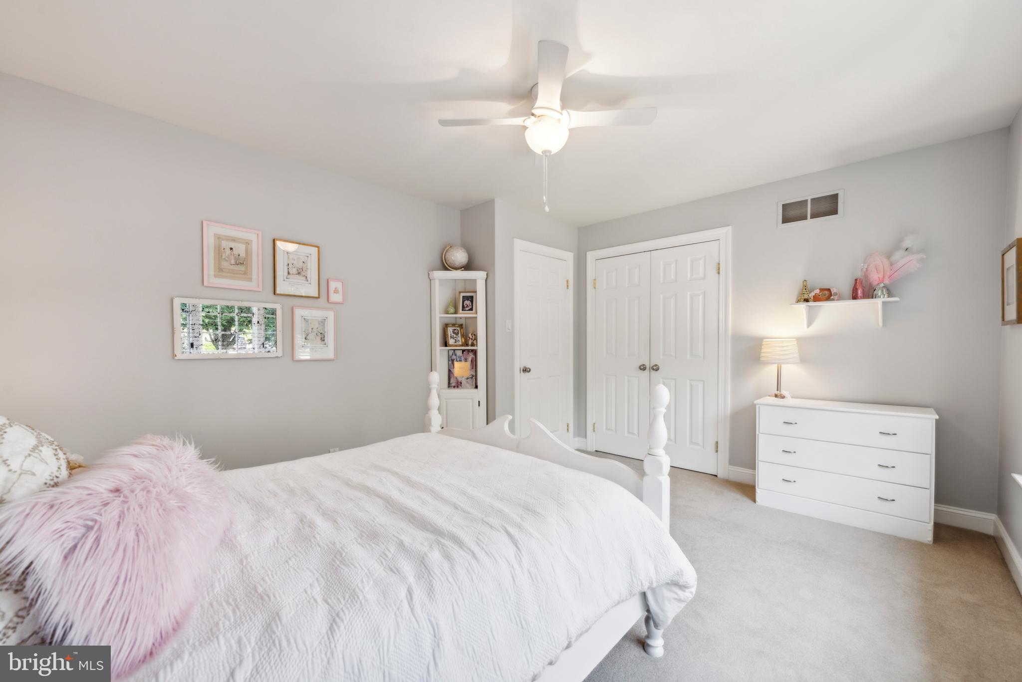 DEER POINTE - Residential