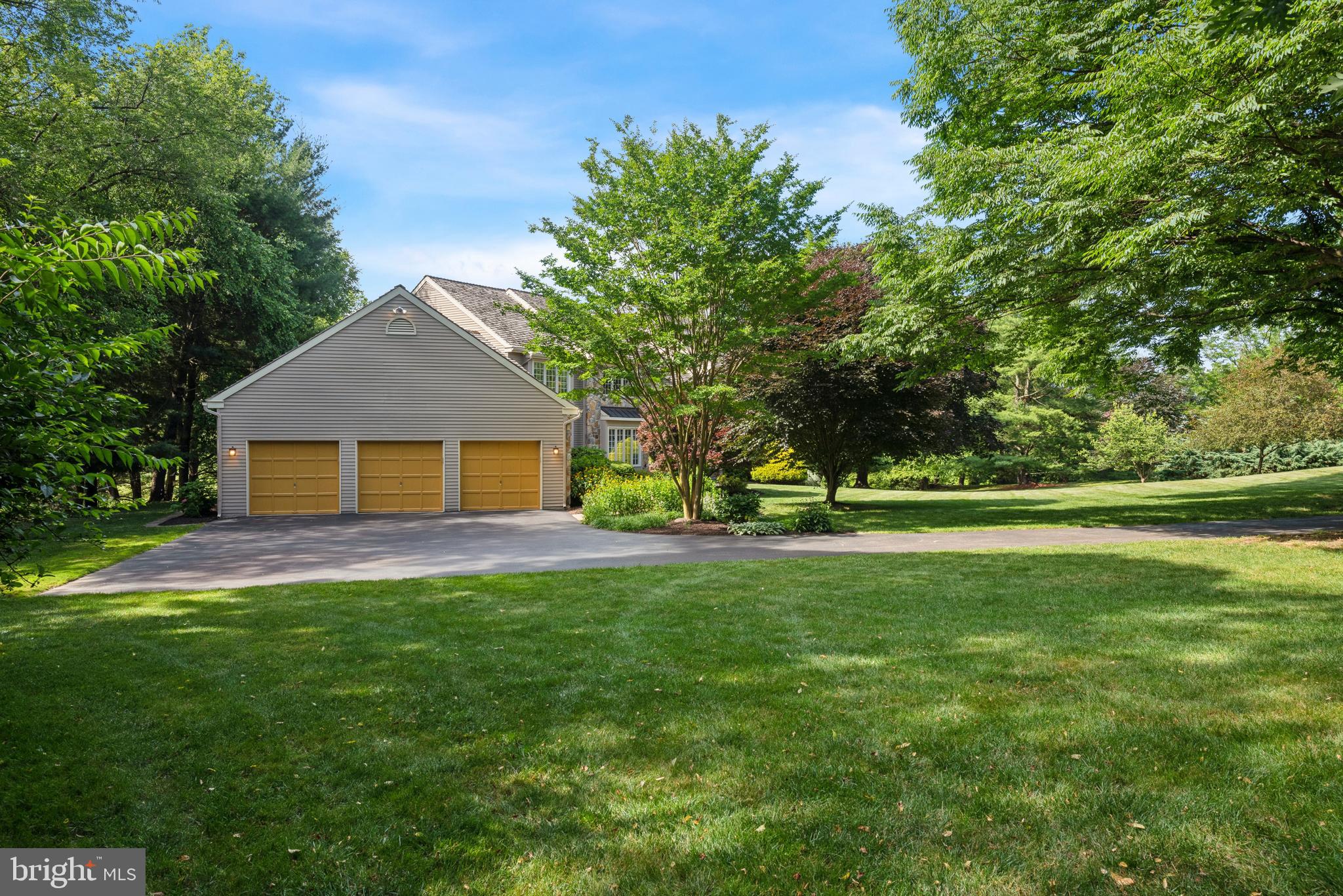 DEER POINTE - Residential