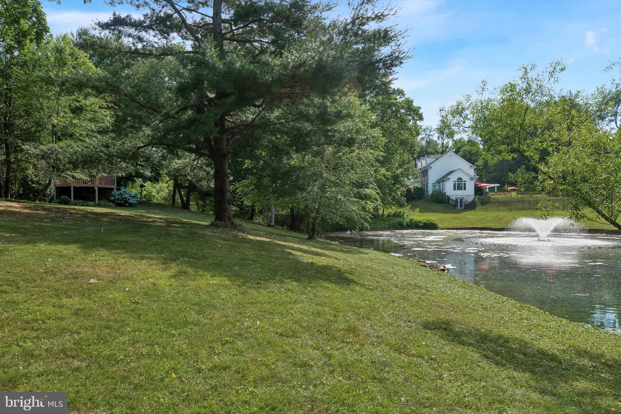 DEER POINTE - Residential