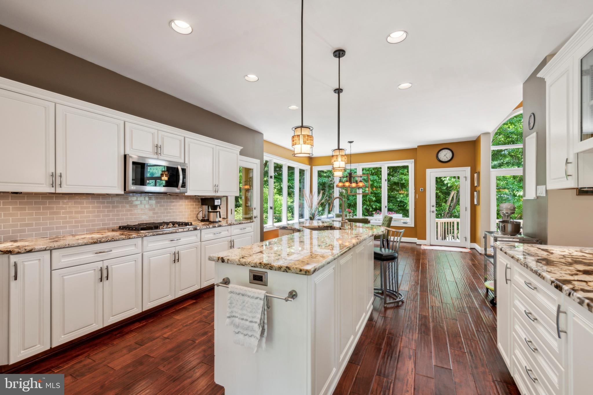 DEER POINTE - Residential