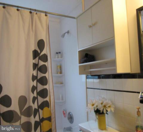 MEADOWBROOK - Residential