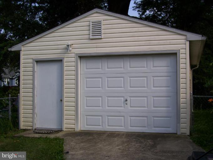 MEADOWBROOK - Residential