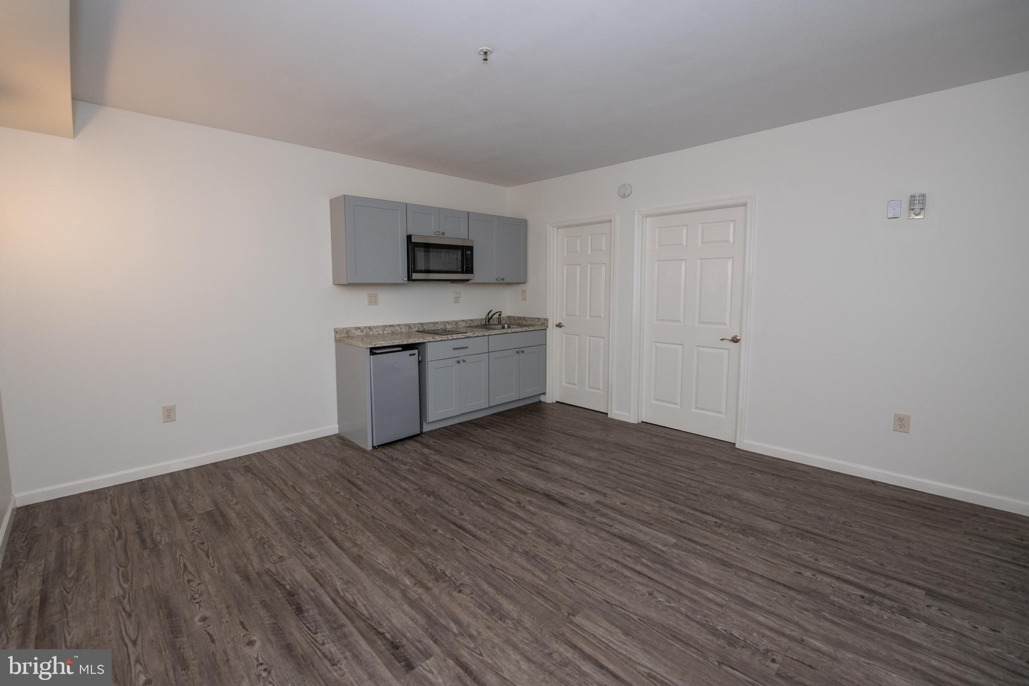 LEGACY OAKS - Residential