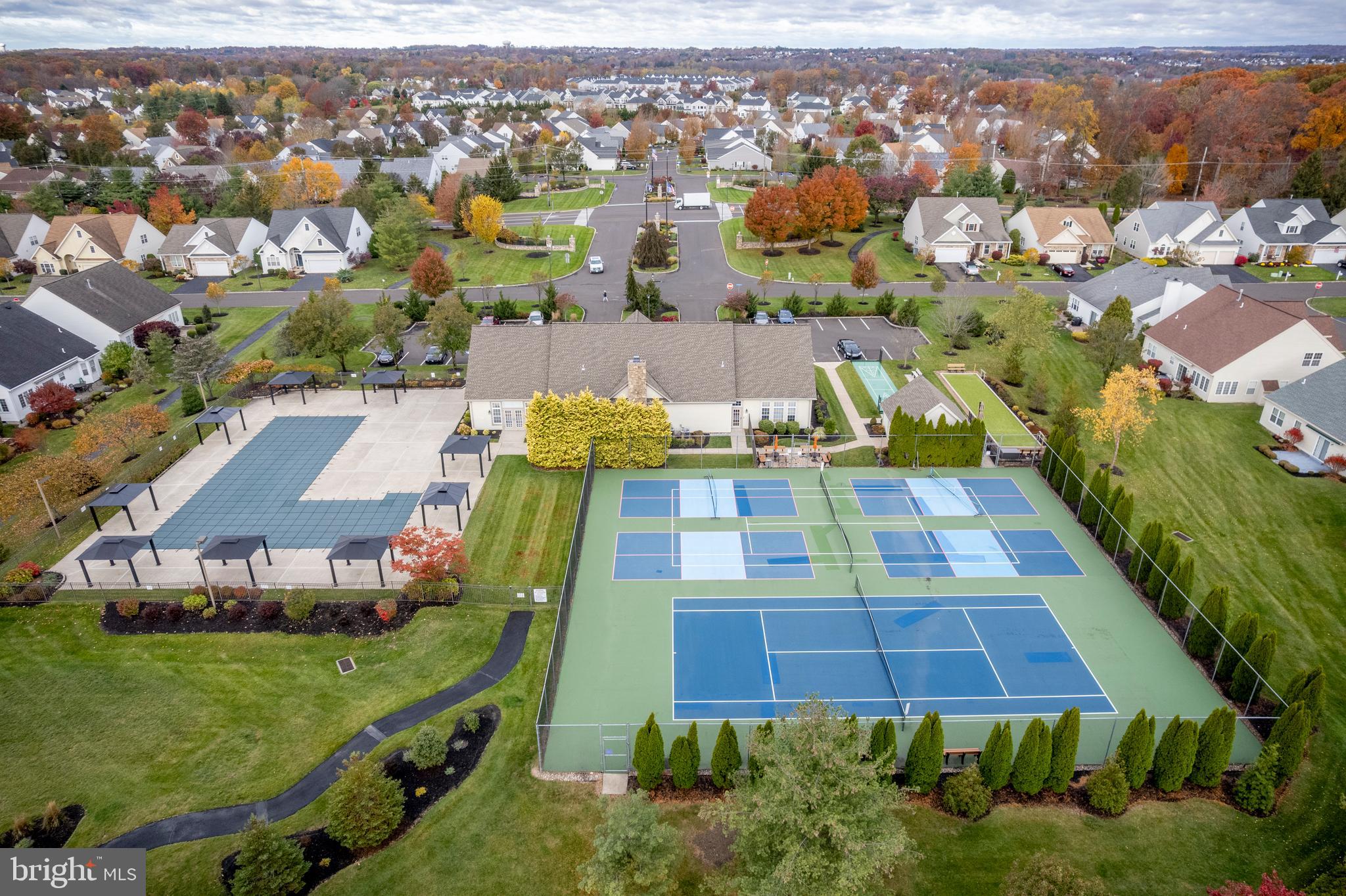 LEGACY OAKS - Residential