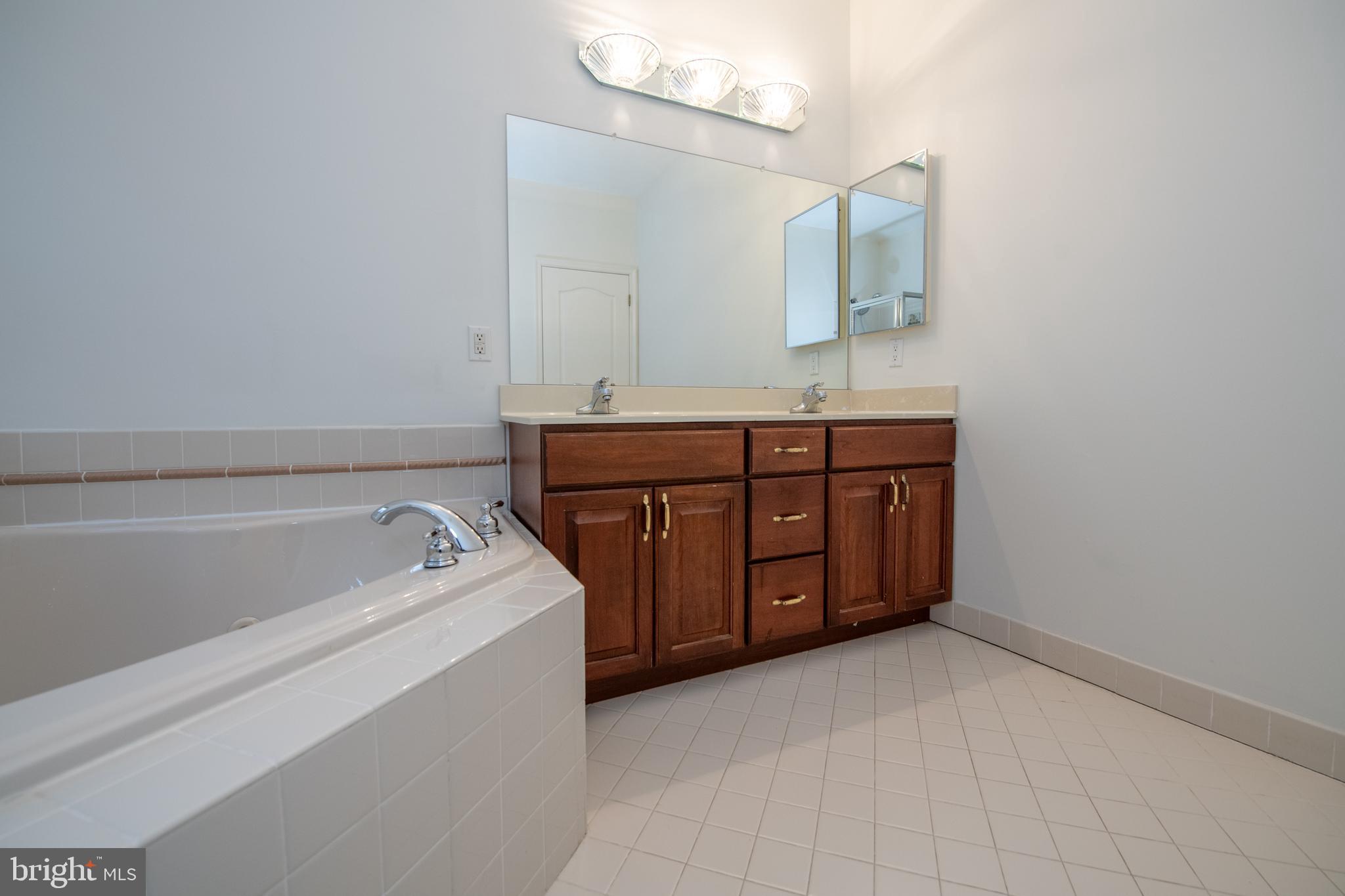 LEGACY OAKS - Residential