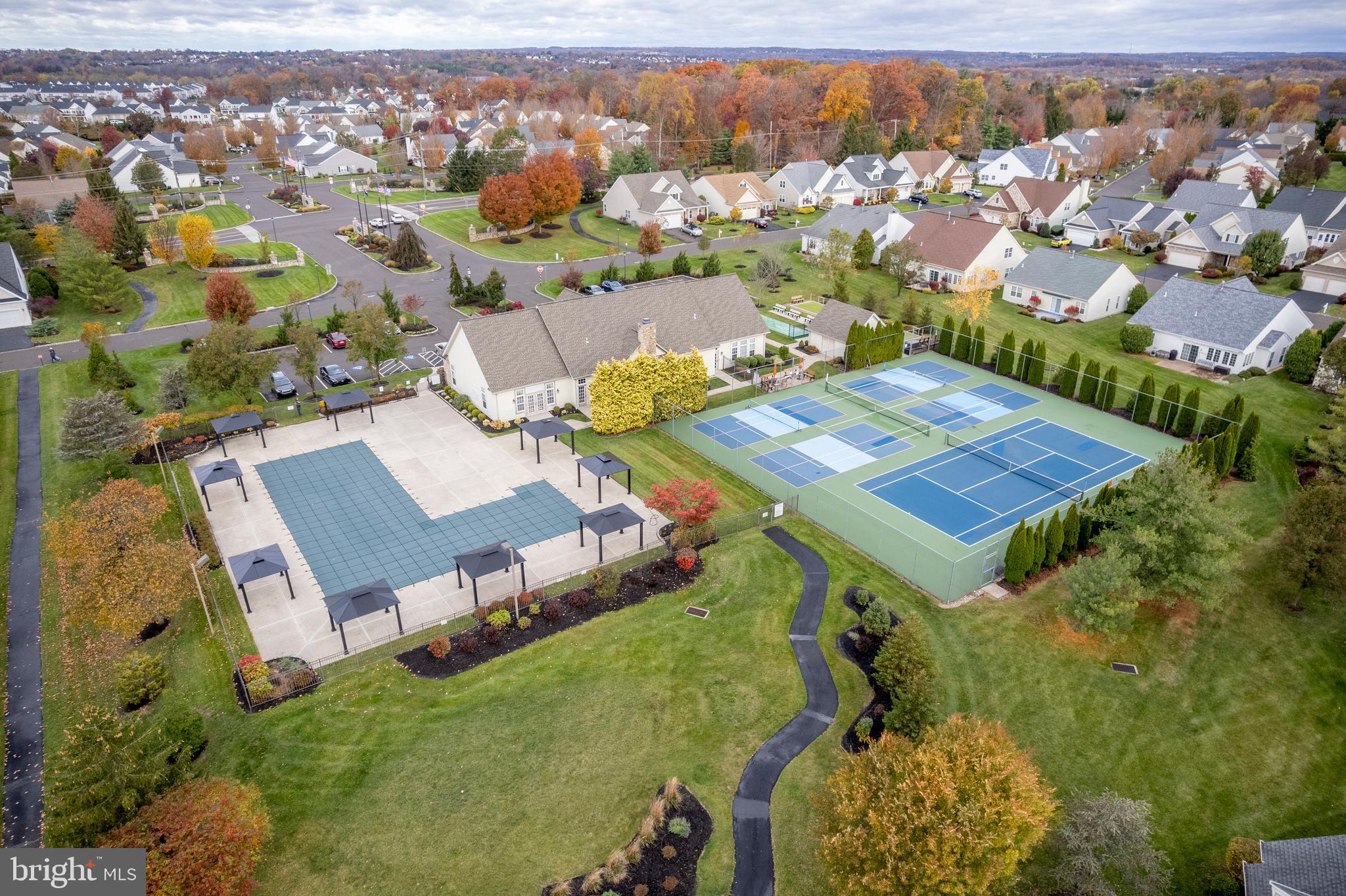 LEGACY OAKS - Residential