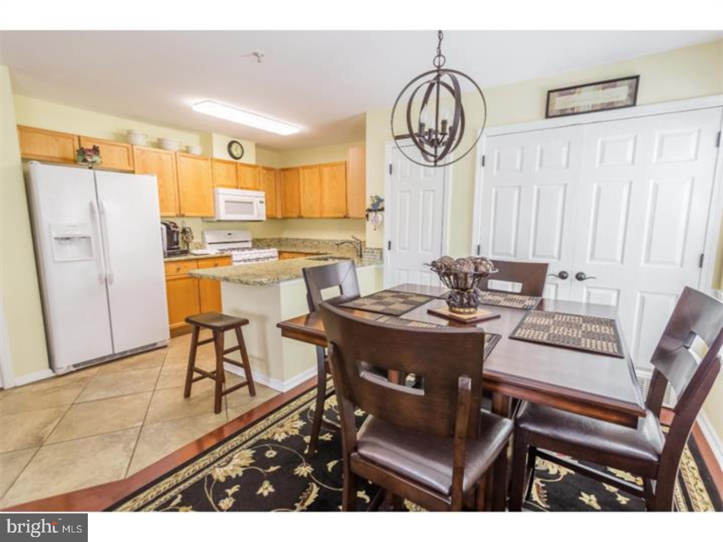 COUNTRY CROSSING - Residential Lease