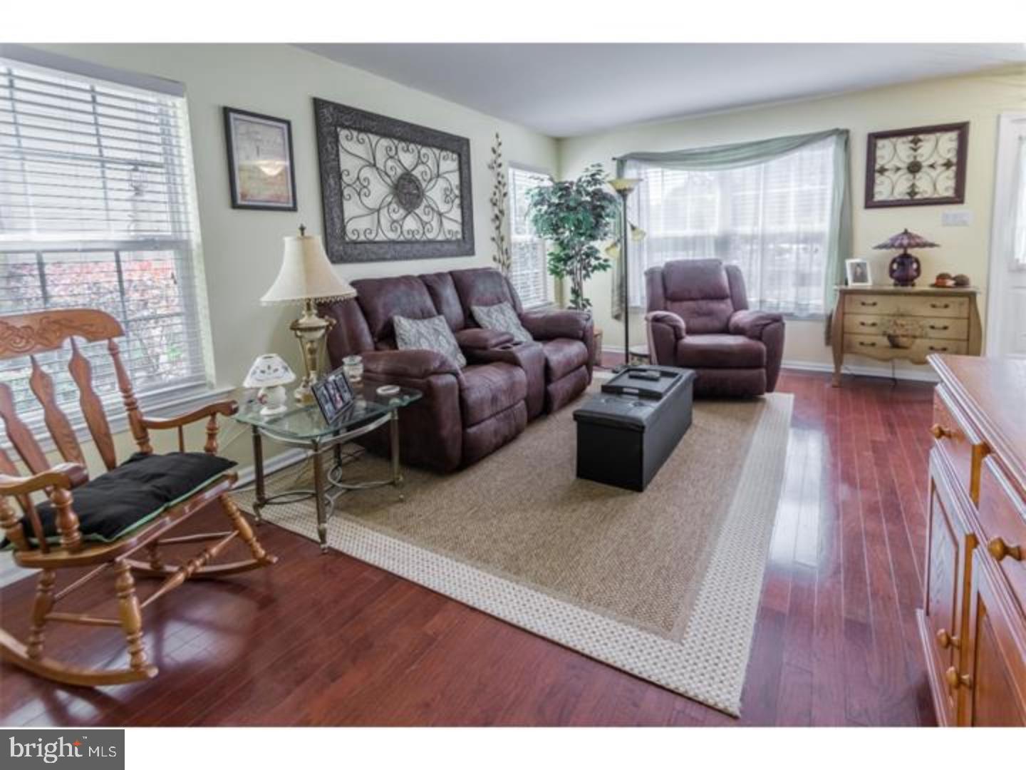 COUNTRY CROSSING - Residential Lease