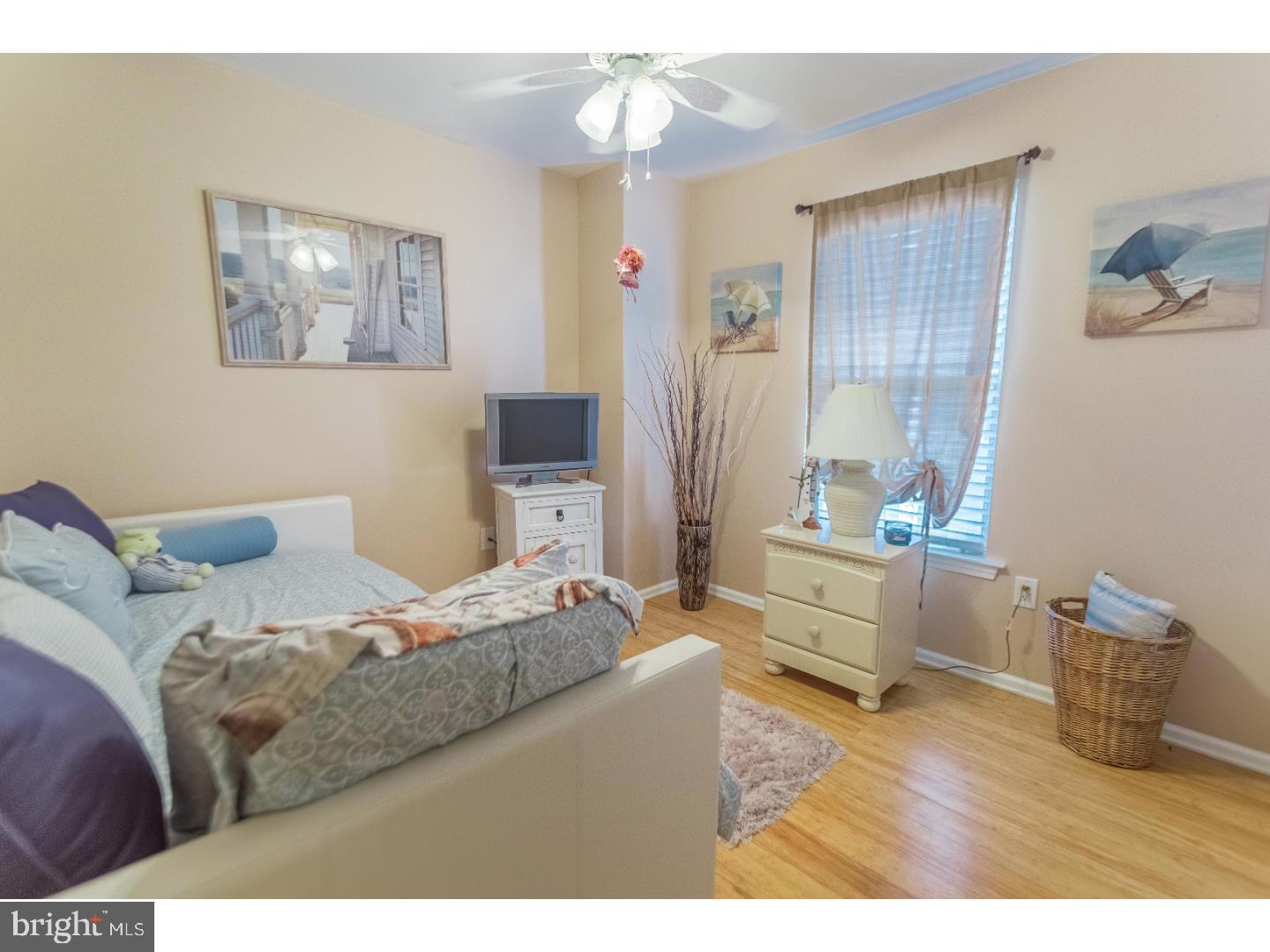 COUNTRY CROSSING - Residential Lease