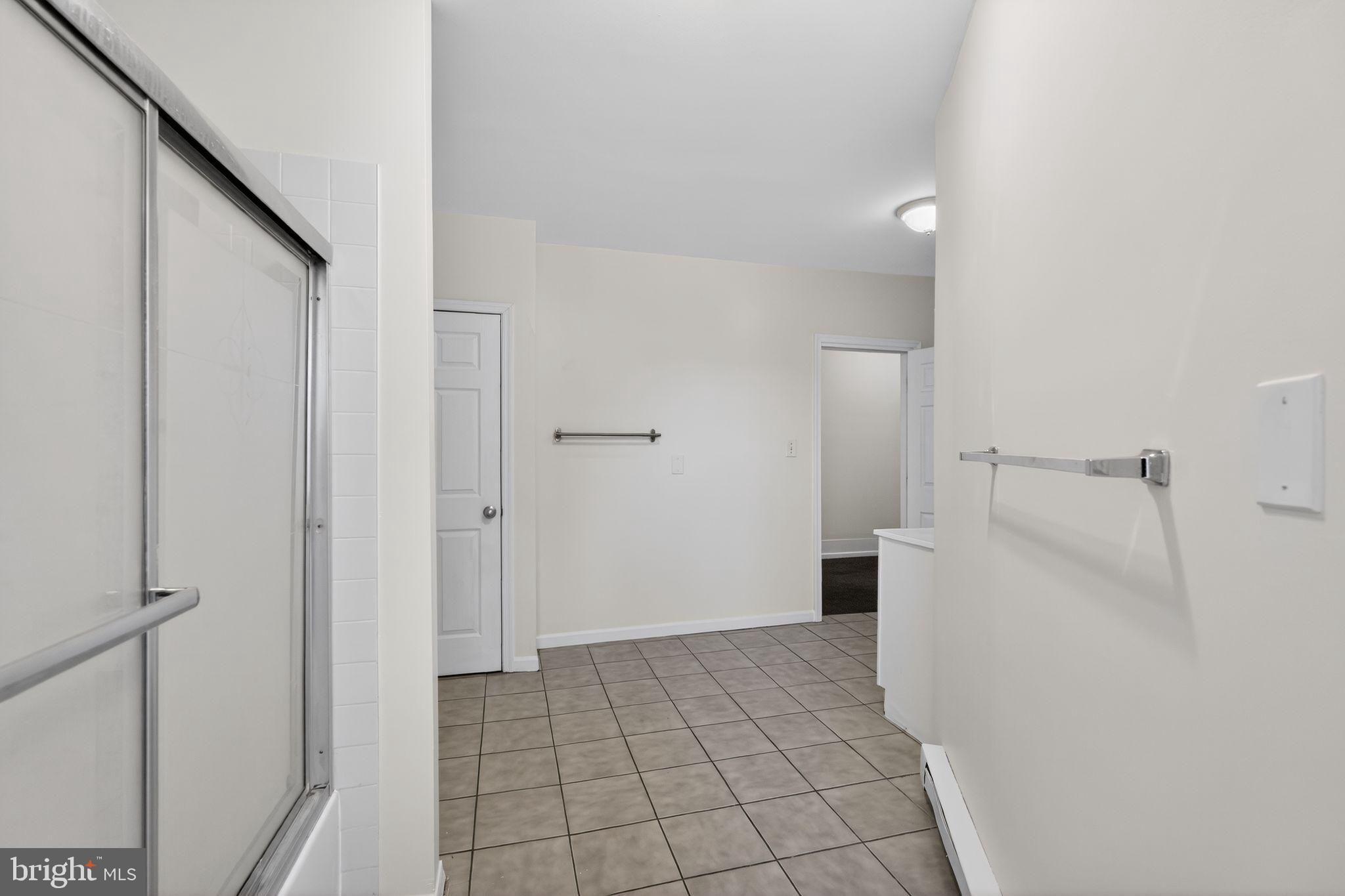 COLONIAL - Residential