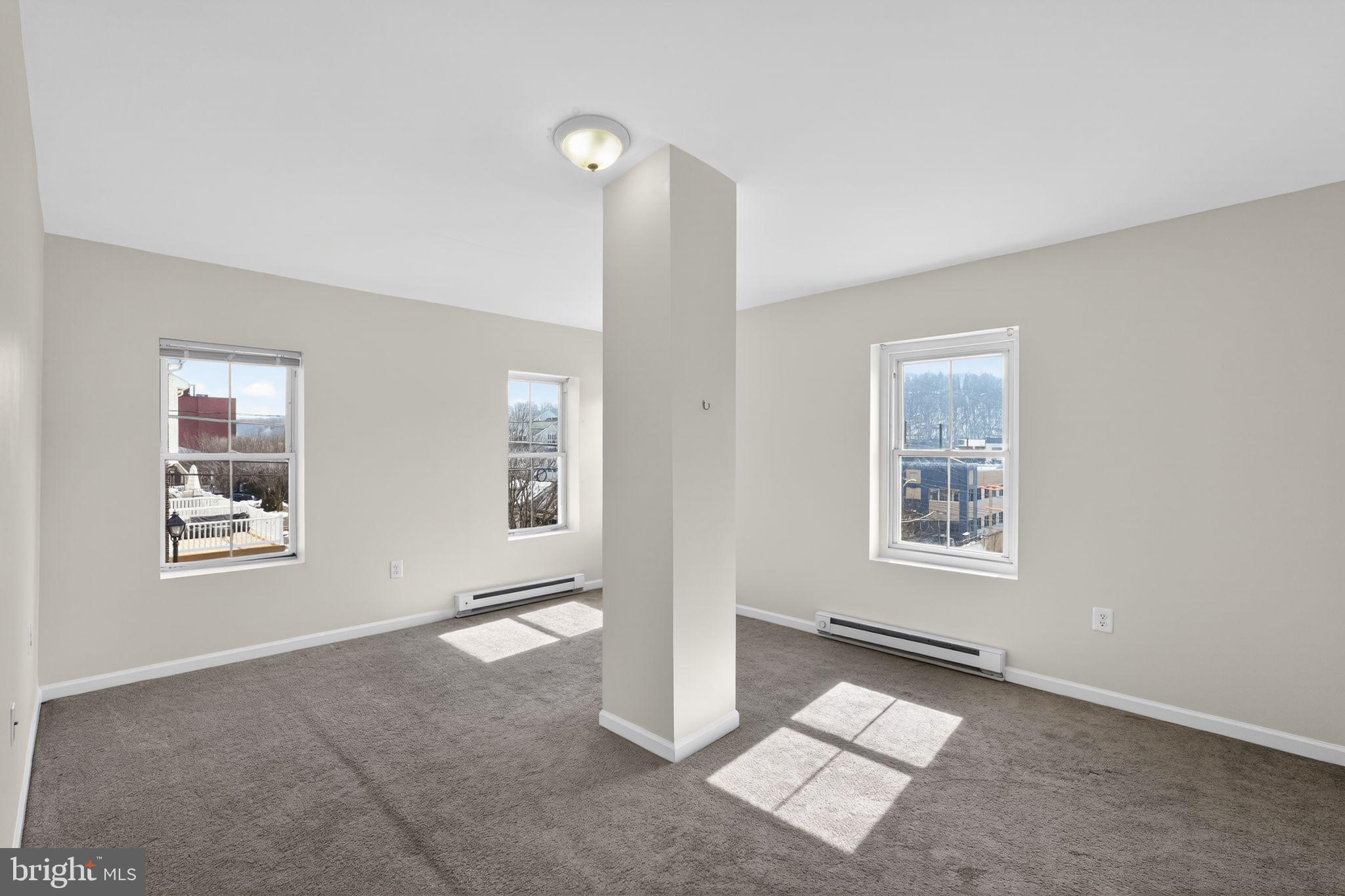 COLONIAL - Residential