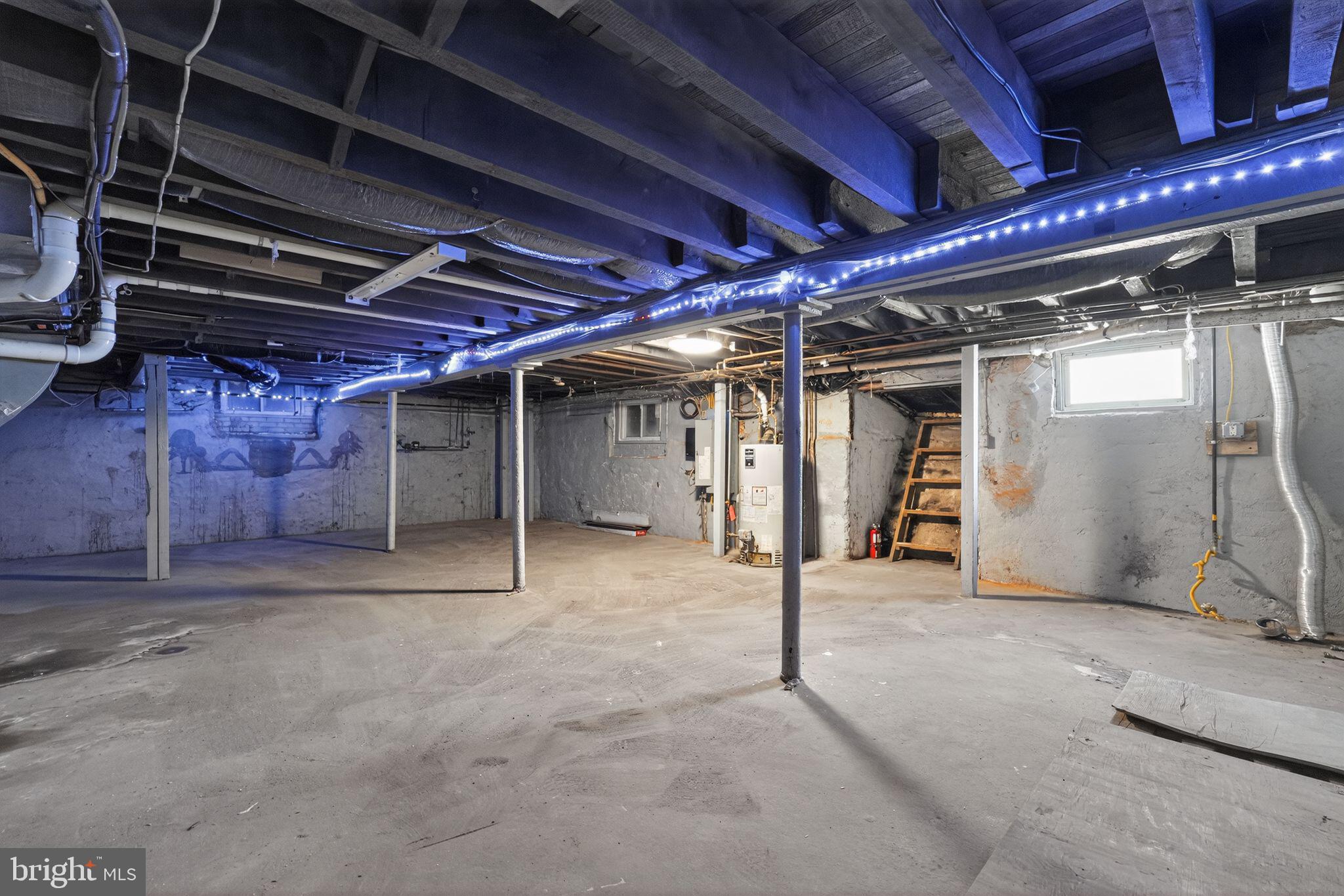 COLONIAL - Residential