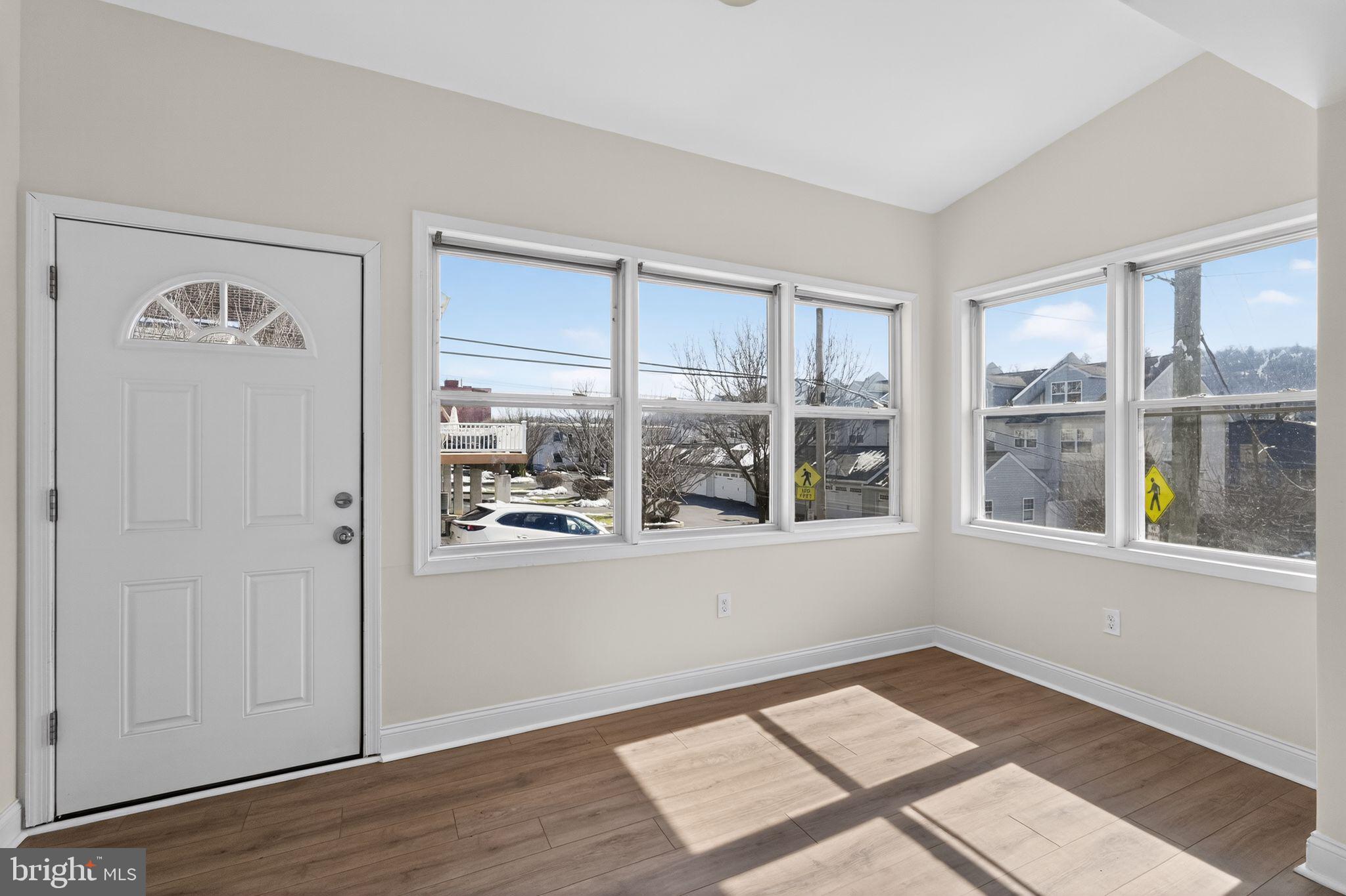 COLONIAL - Residential