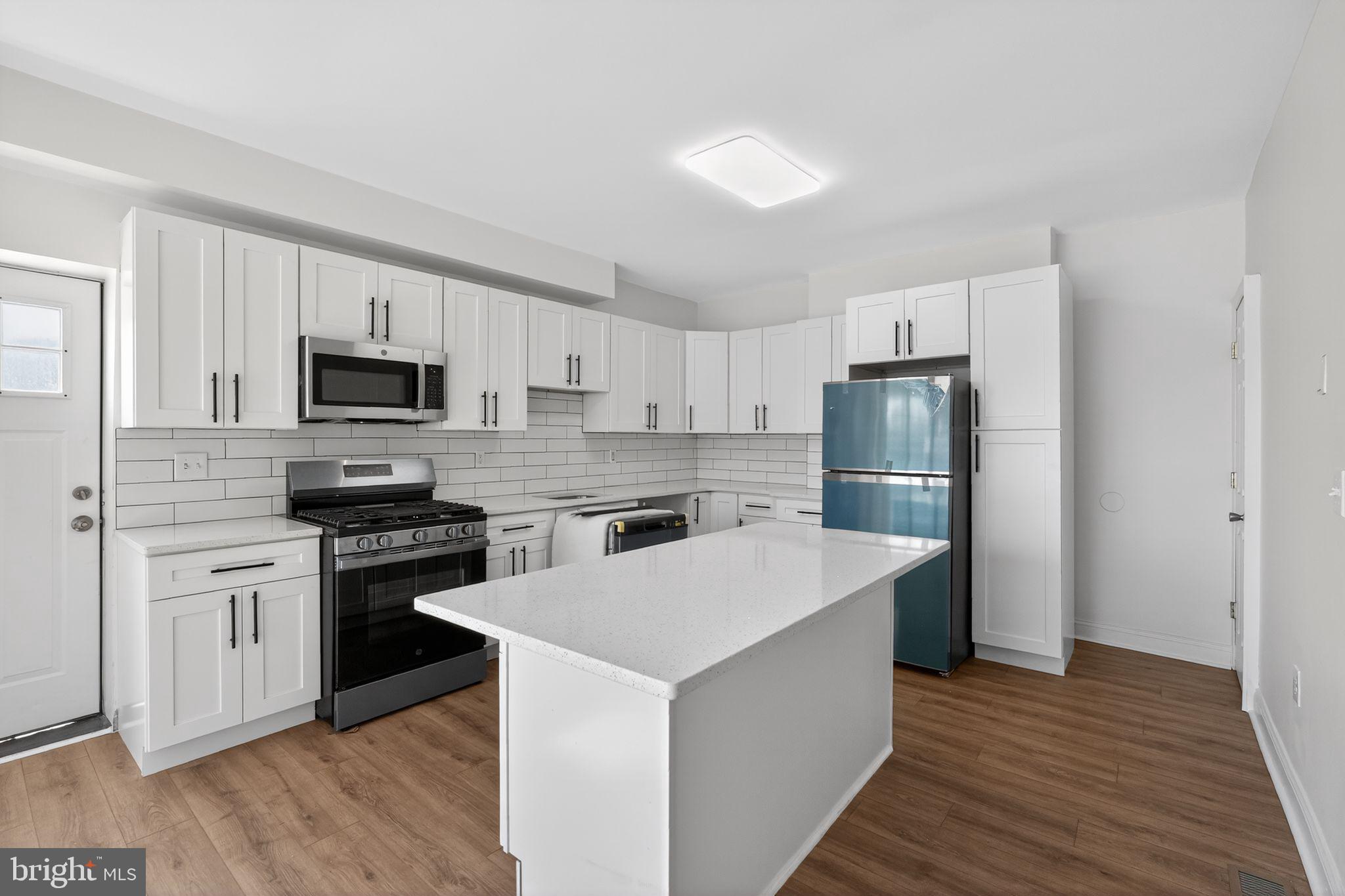 COLONIAL - Residential