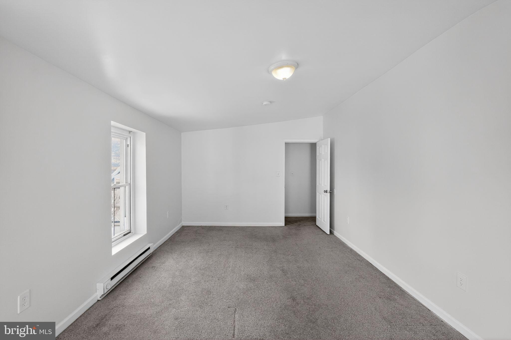 COLONIAL - Residential