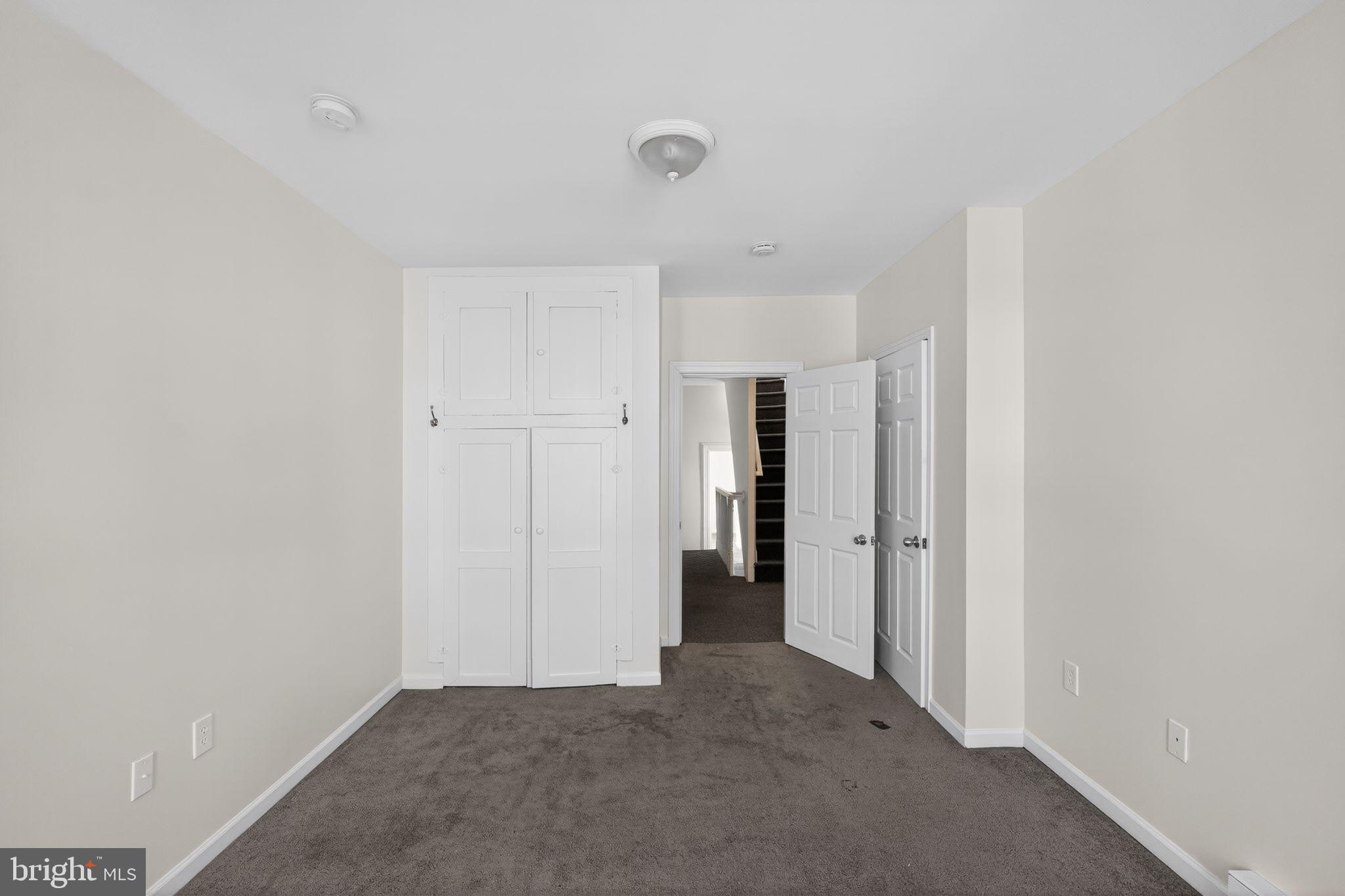 COLONIAL - Residential