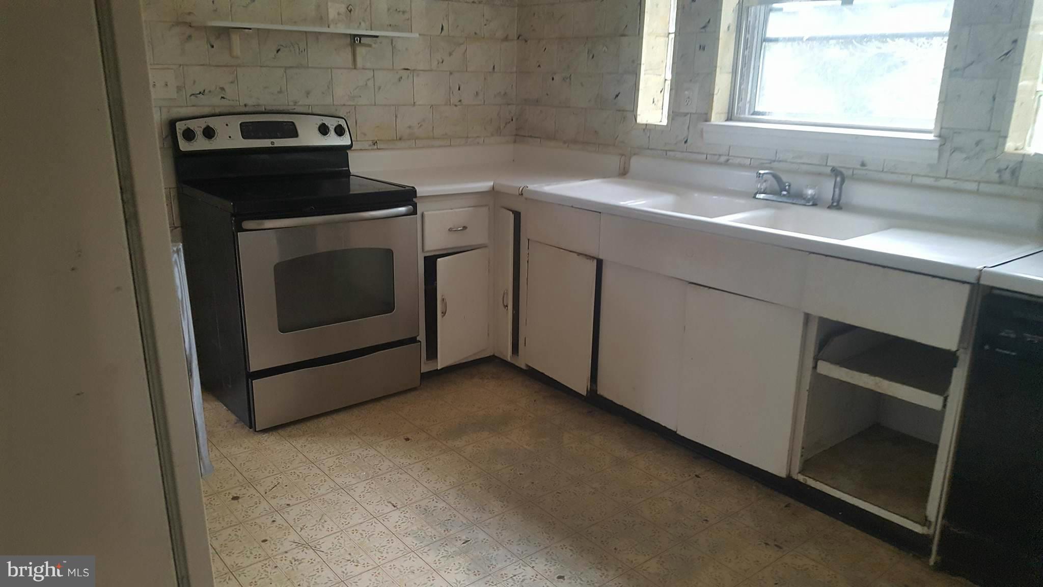 KINGSVILLE - Residential