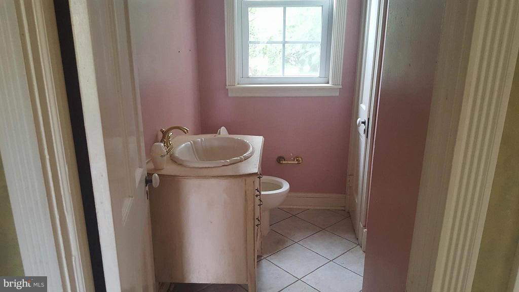 KINGSVILLE - Residential