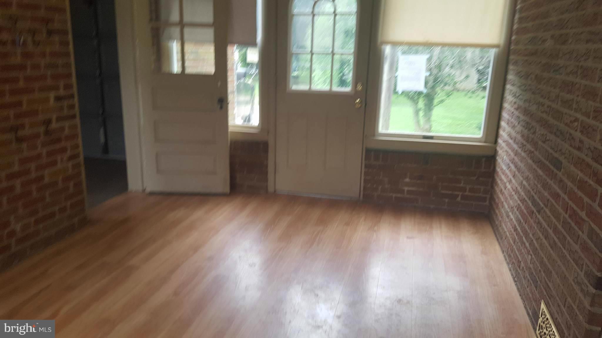 KINGSVILLE - Residential