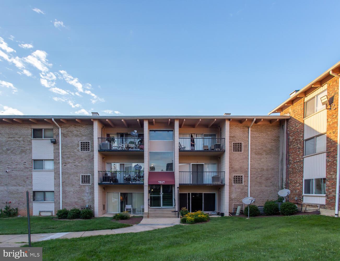 FRENCHMANS CREEK - Residential