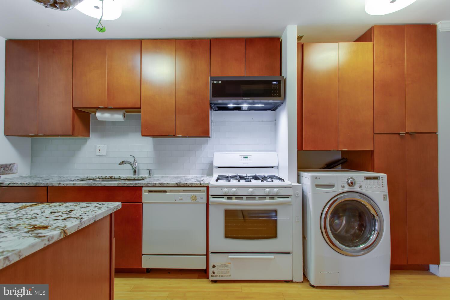 FRENCHMANS CREEK - Residential